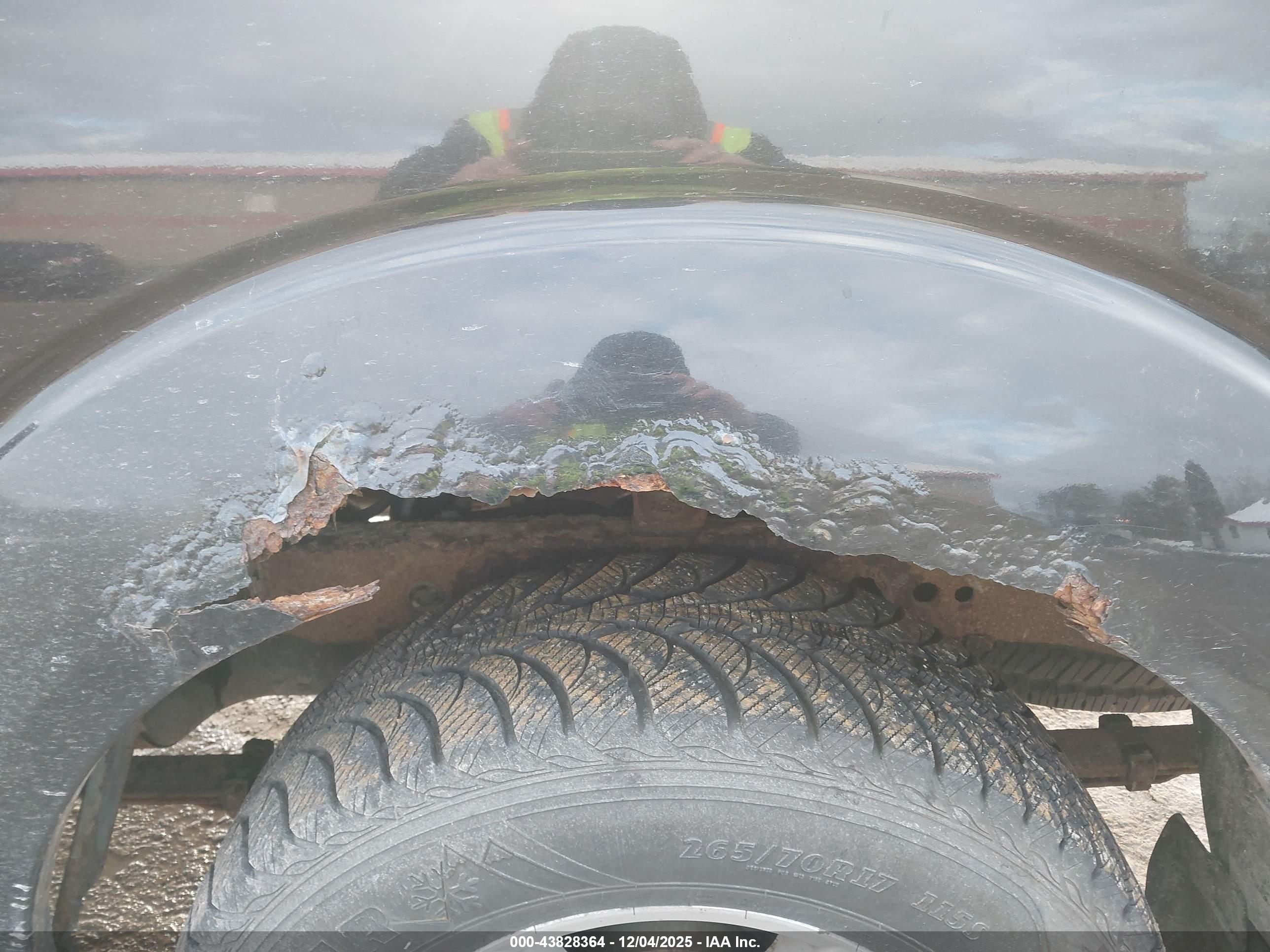 NISSAN FRONTIER image 6