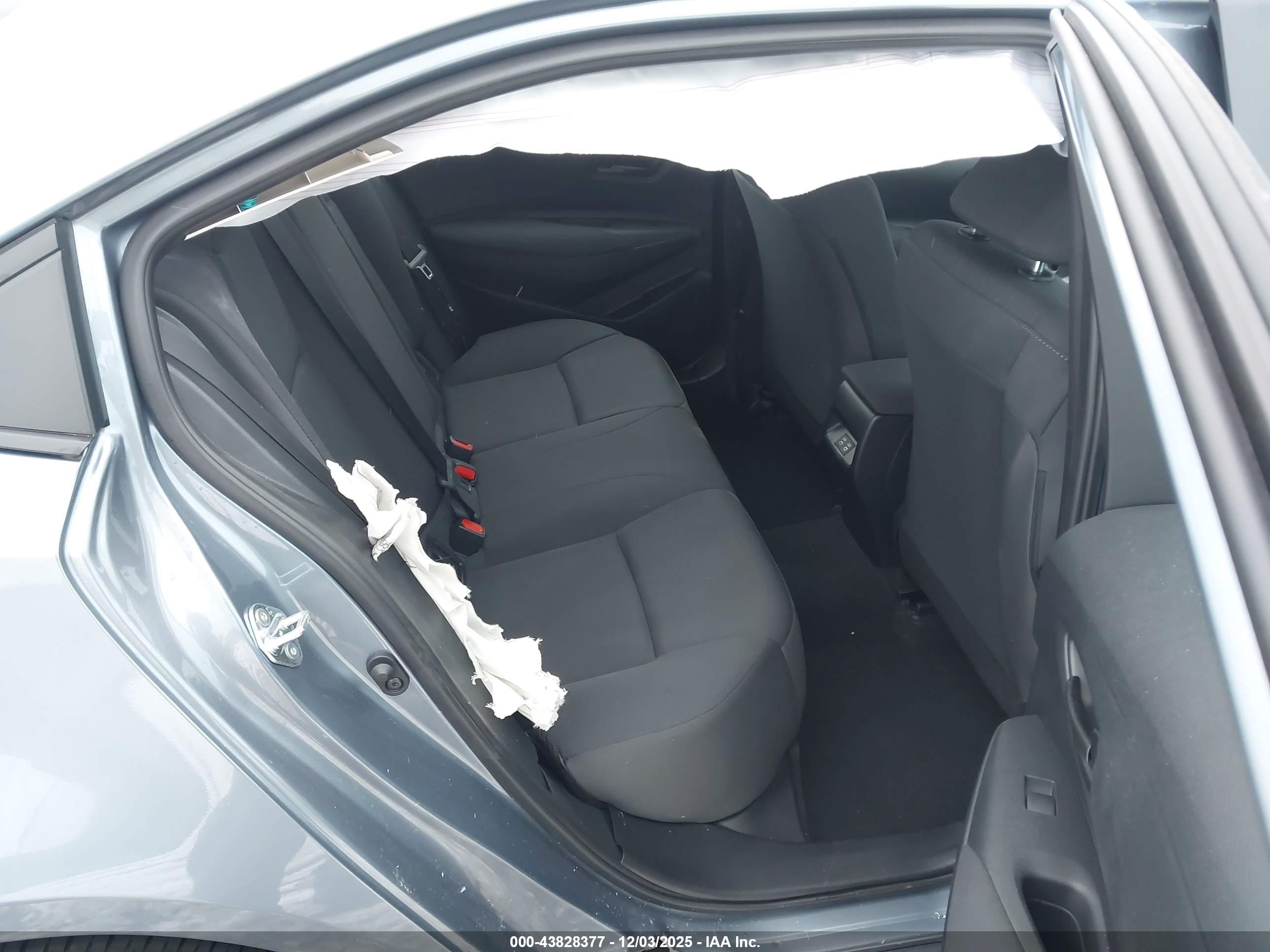 TOYOTA COROLLA image 8