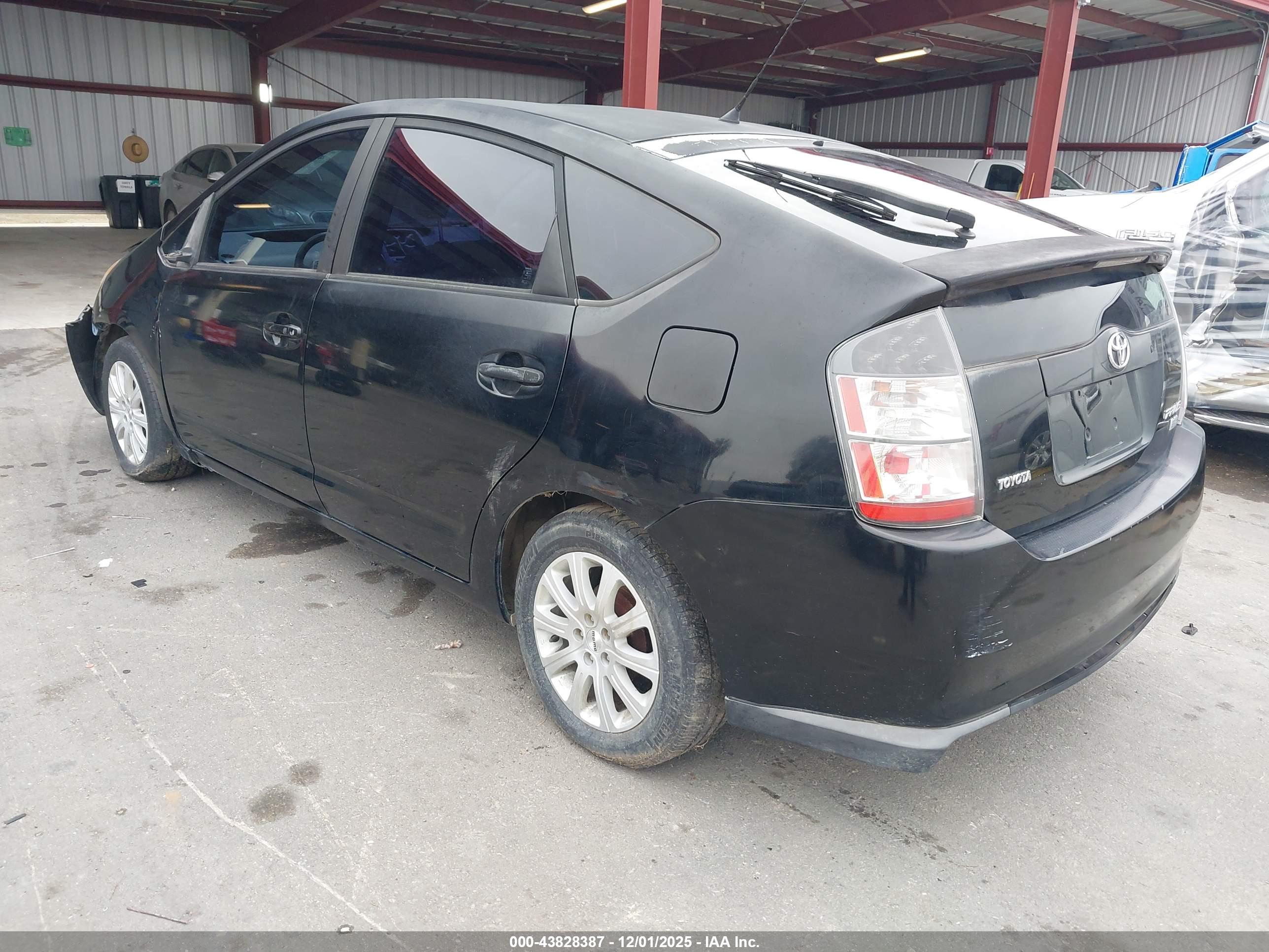 TOYOTA PRIUS image 3