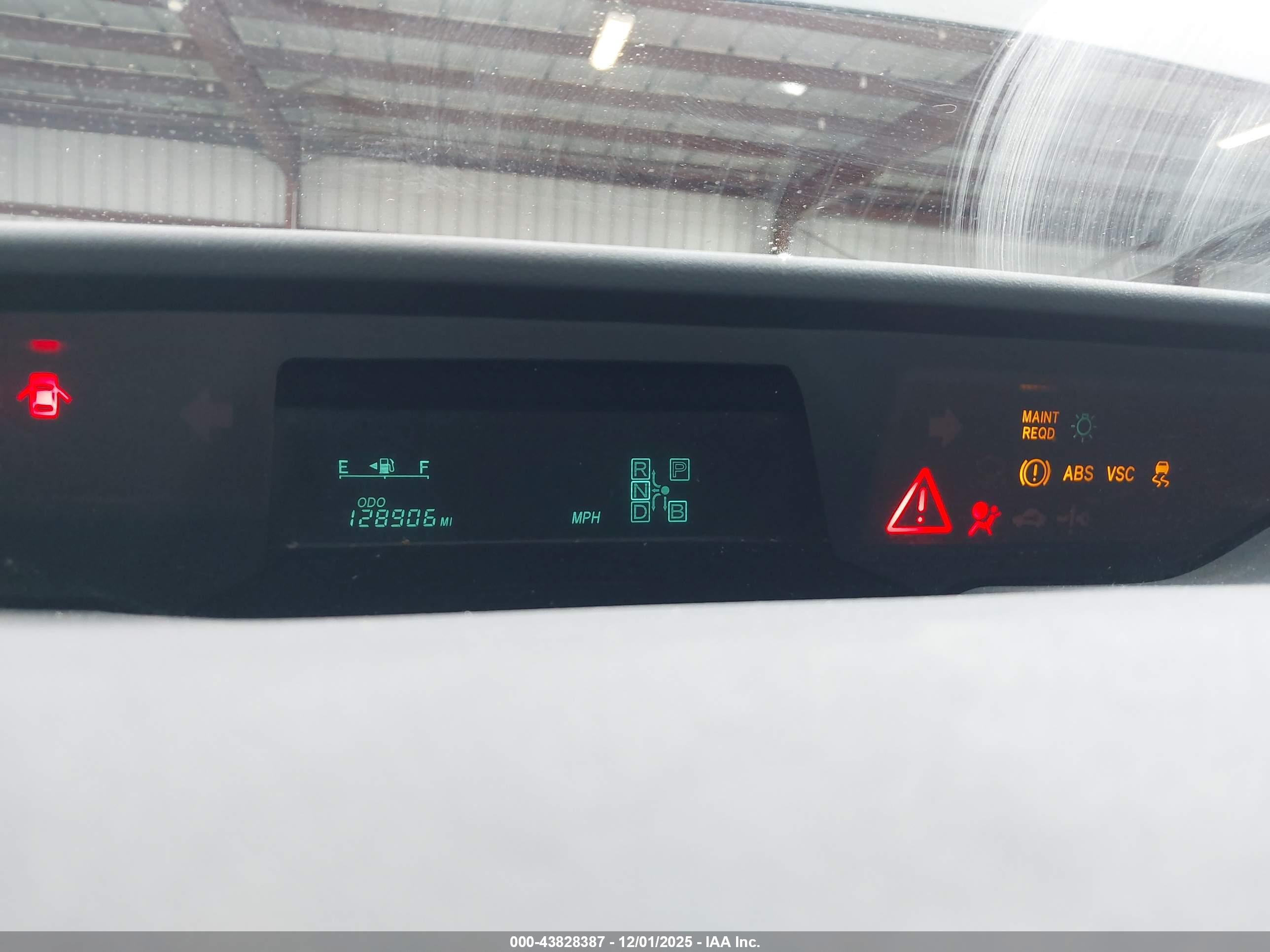 TOYOTA PRIUS image 7