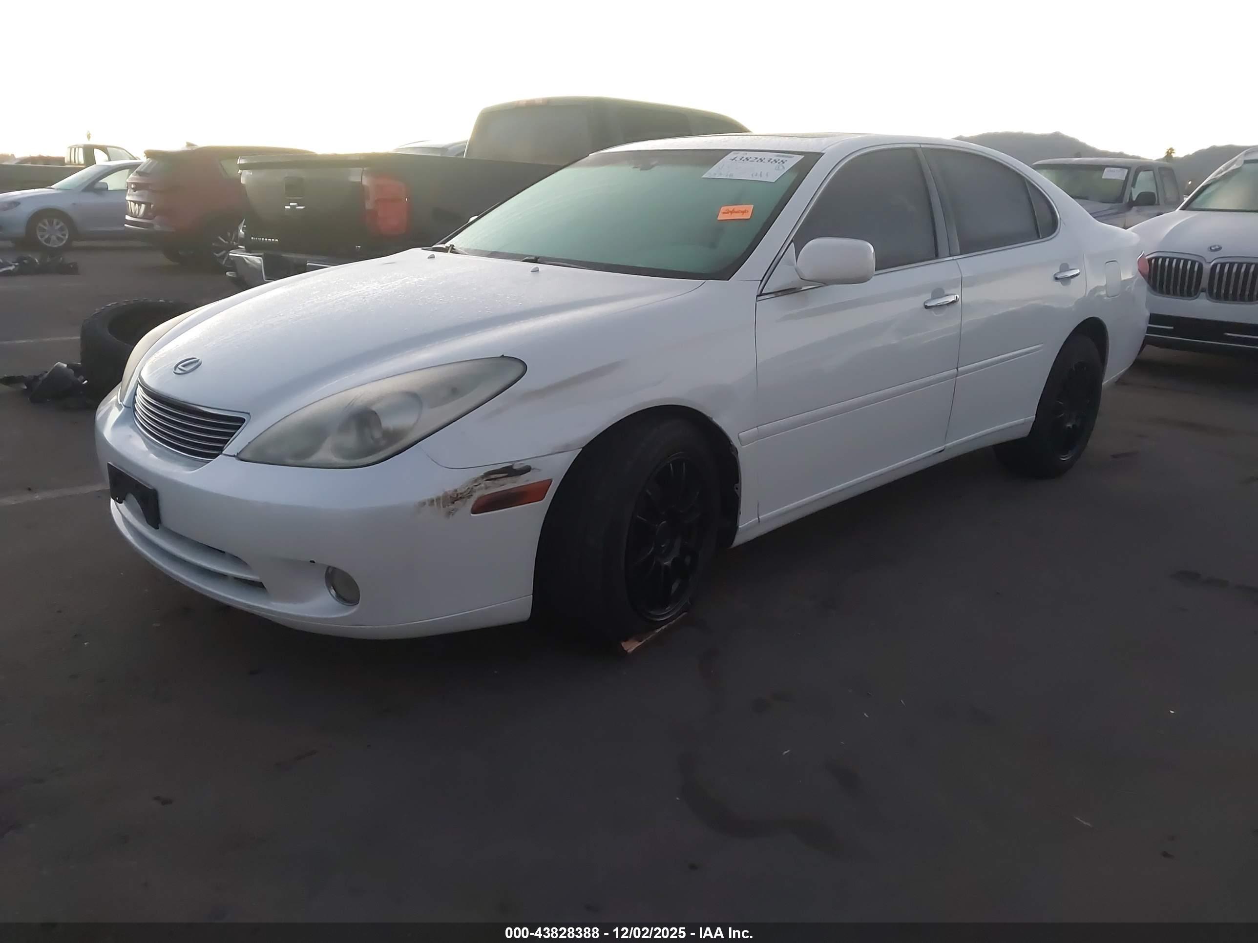 LEXUS ES image 2