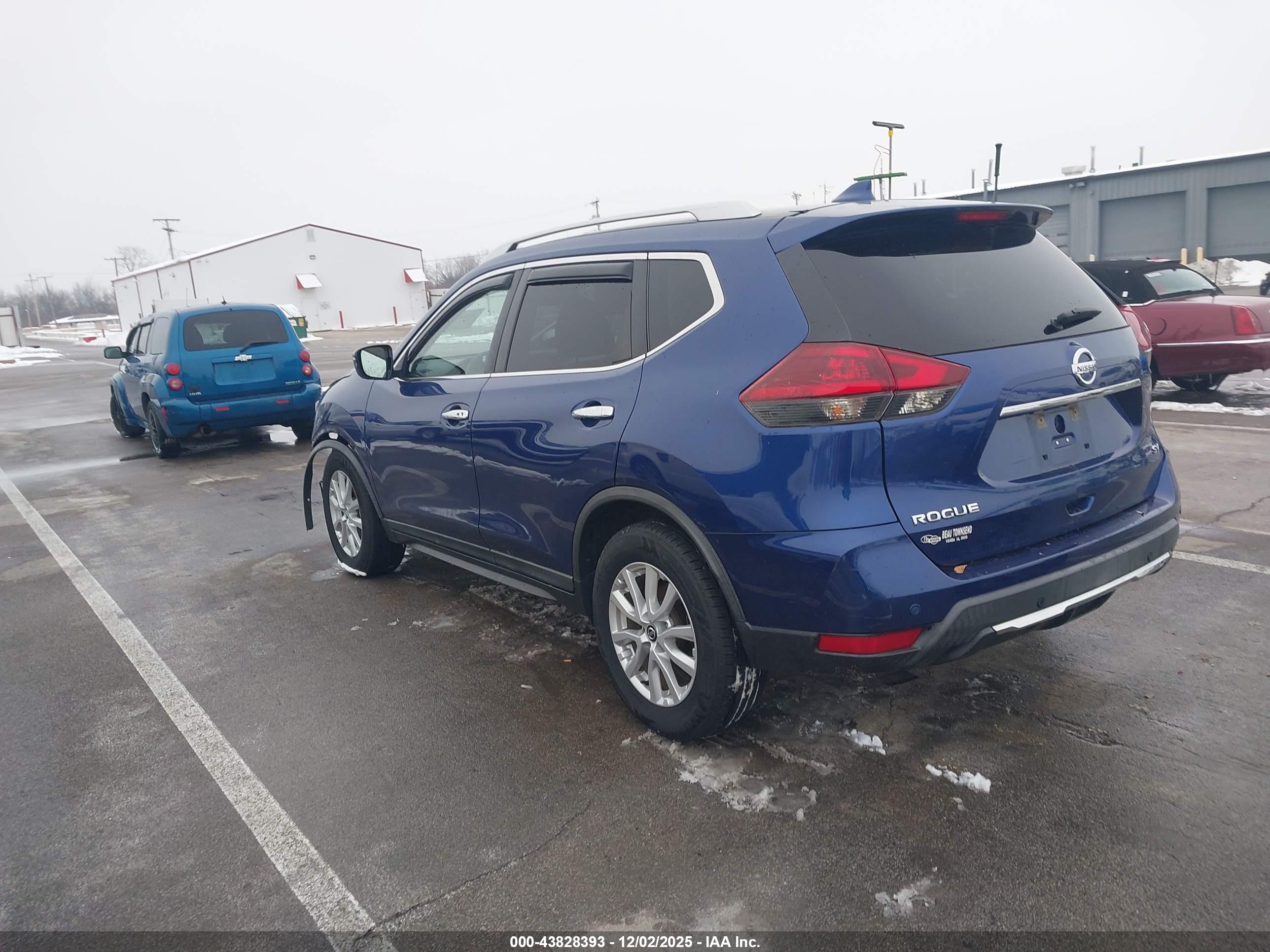 NISSAN ROGUE image 3