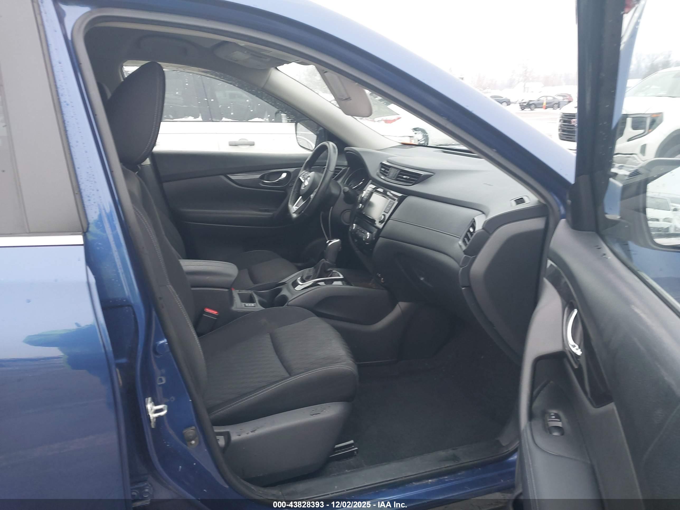 NISSAN ROGUE image 5