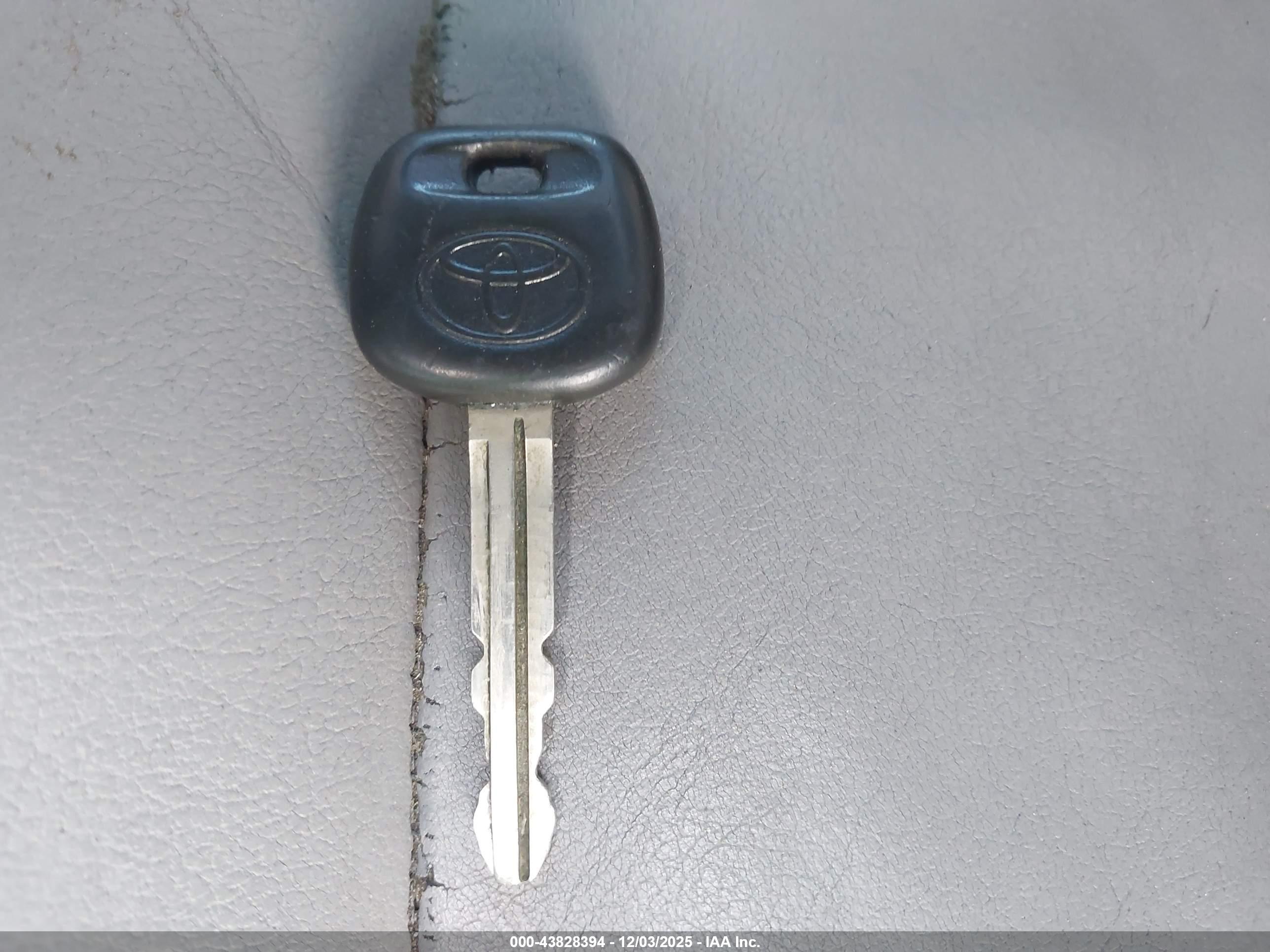 TOYOTA SEQUOIA image 11