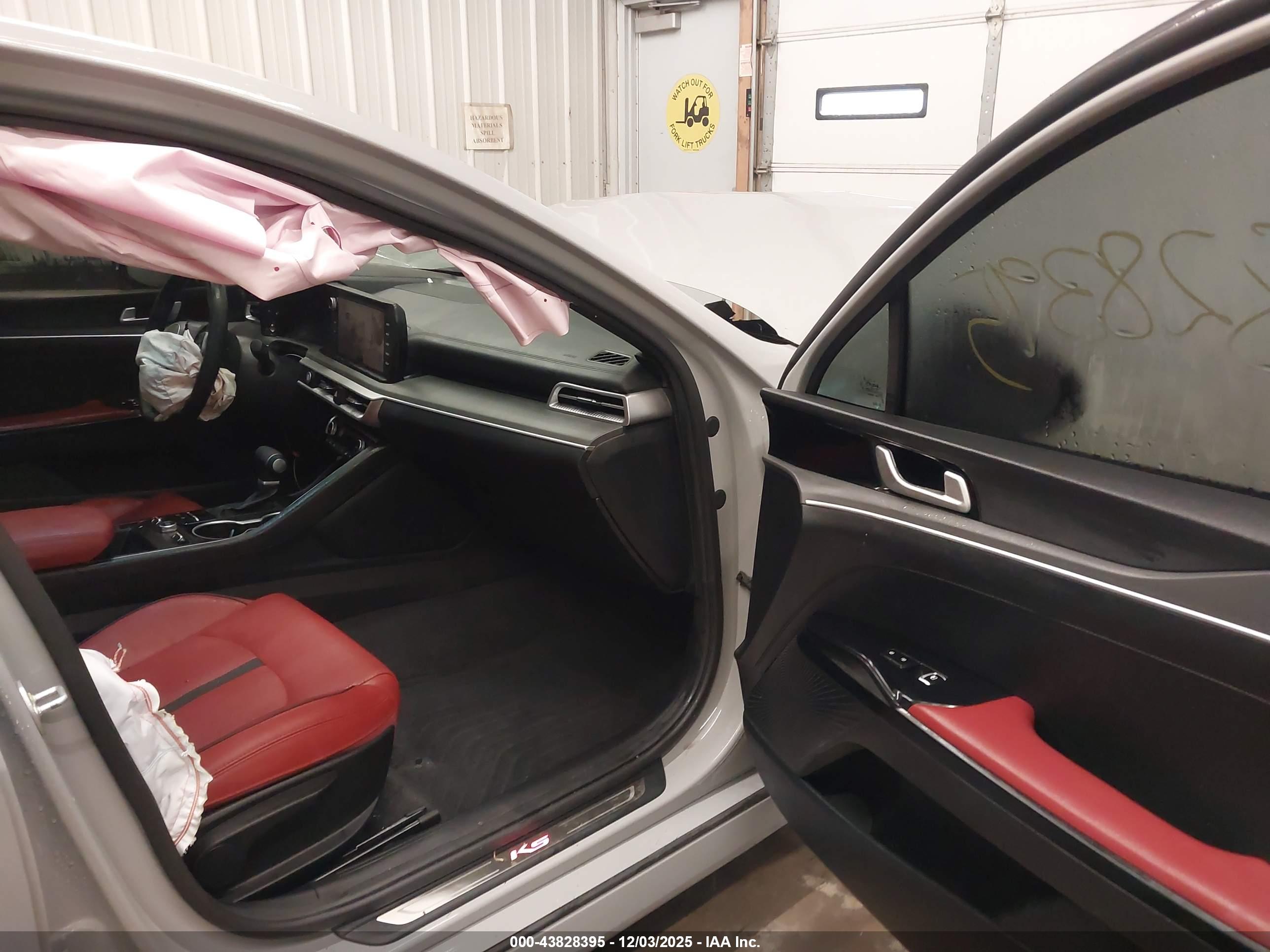 KIA K5 image 5