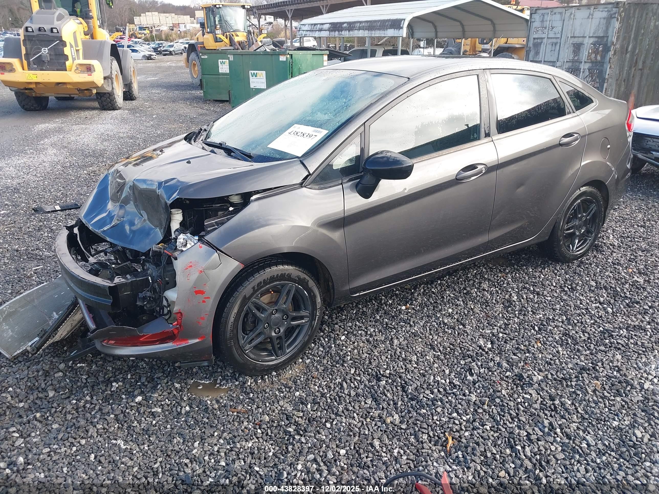 FORD FIESTA image 2