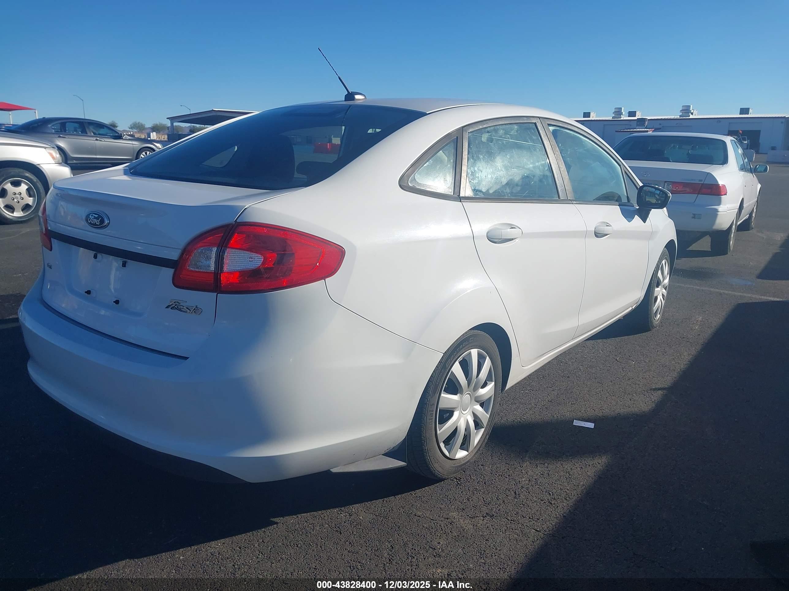 FORD FIESTA image 4