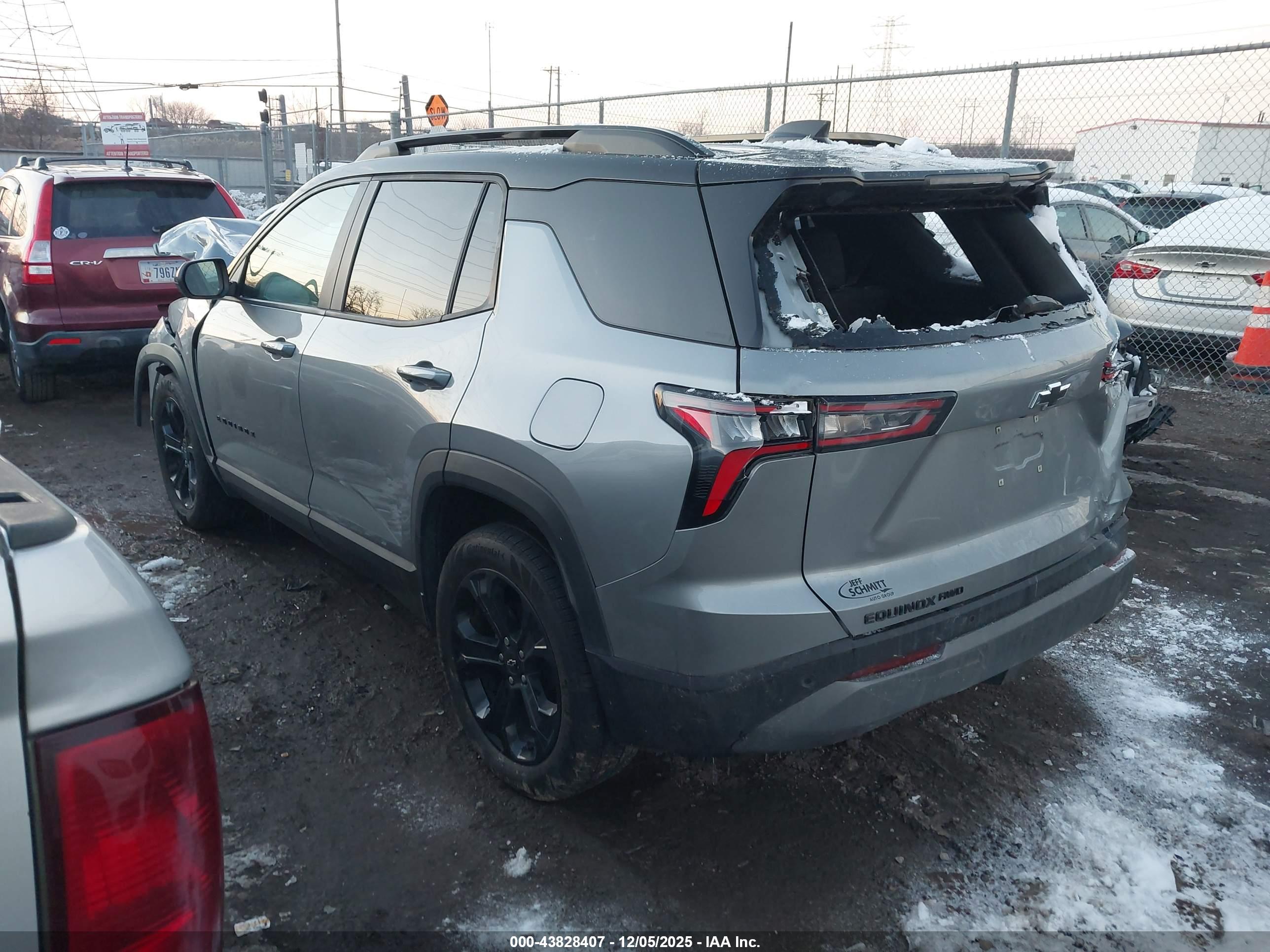 CHEVROLET EQUINOX image 3