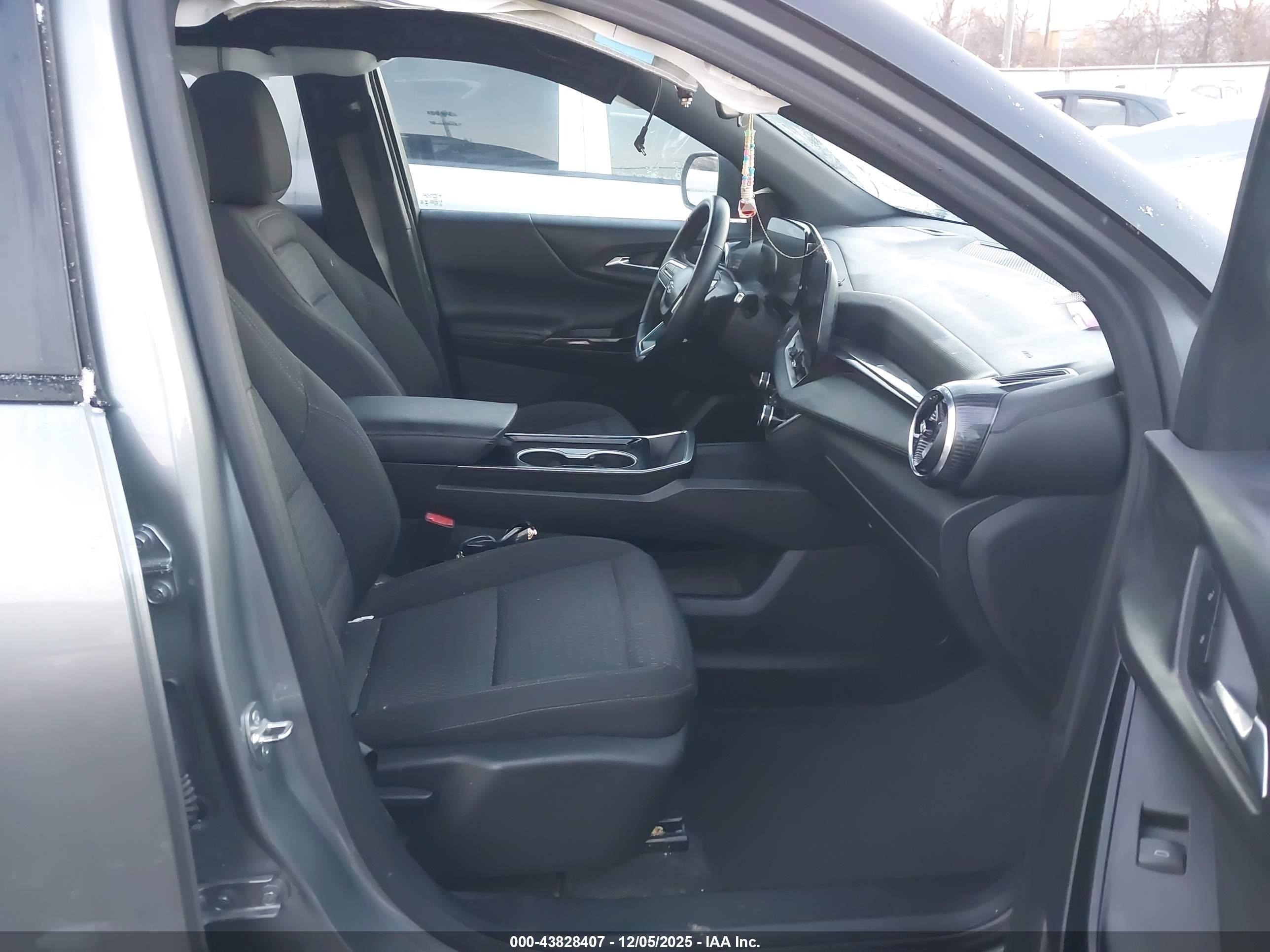 CHEVROLET EQUINOX image 5