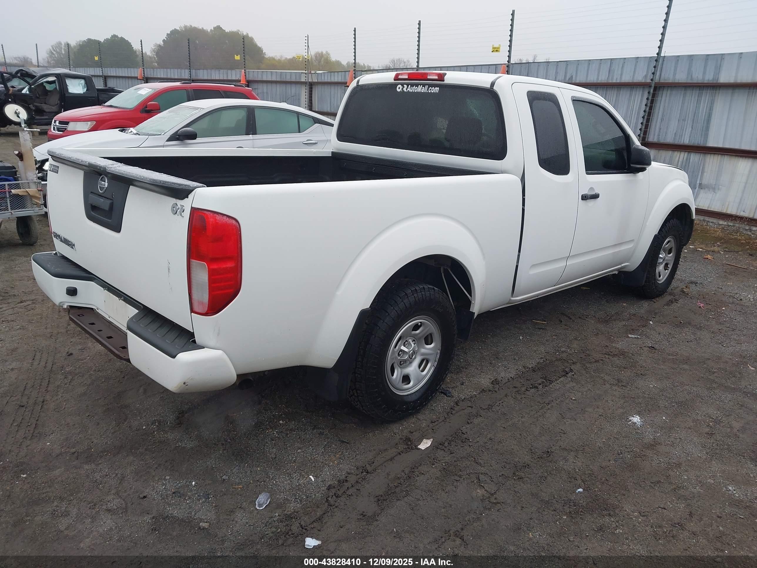 NISSAN FRONTIER image 4