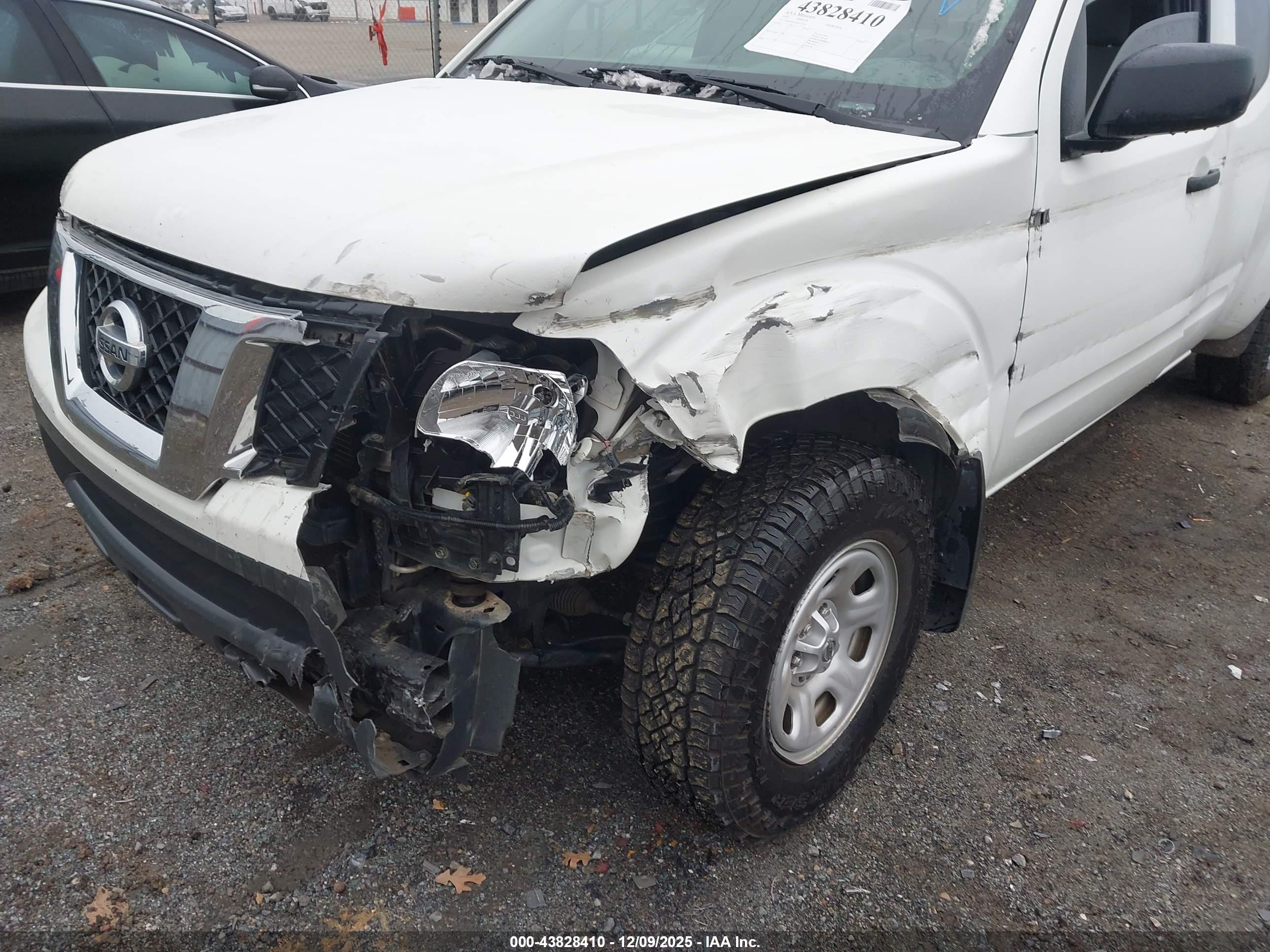 NISSAN FRONTIER image 6