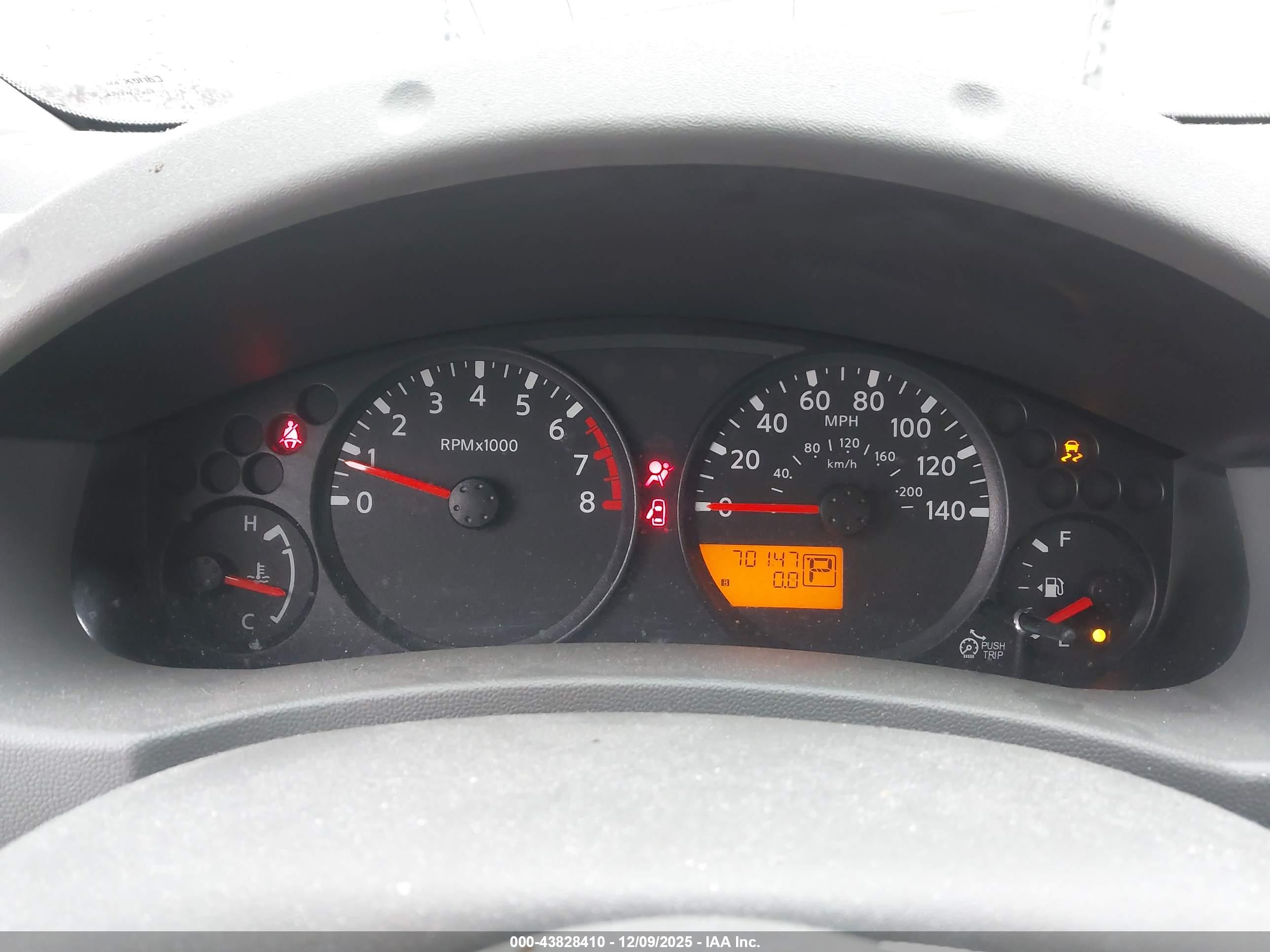 NISSAN FRONTIER image 7