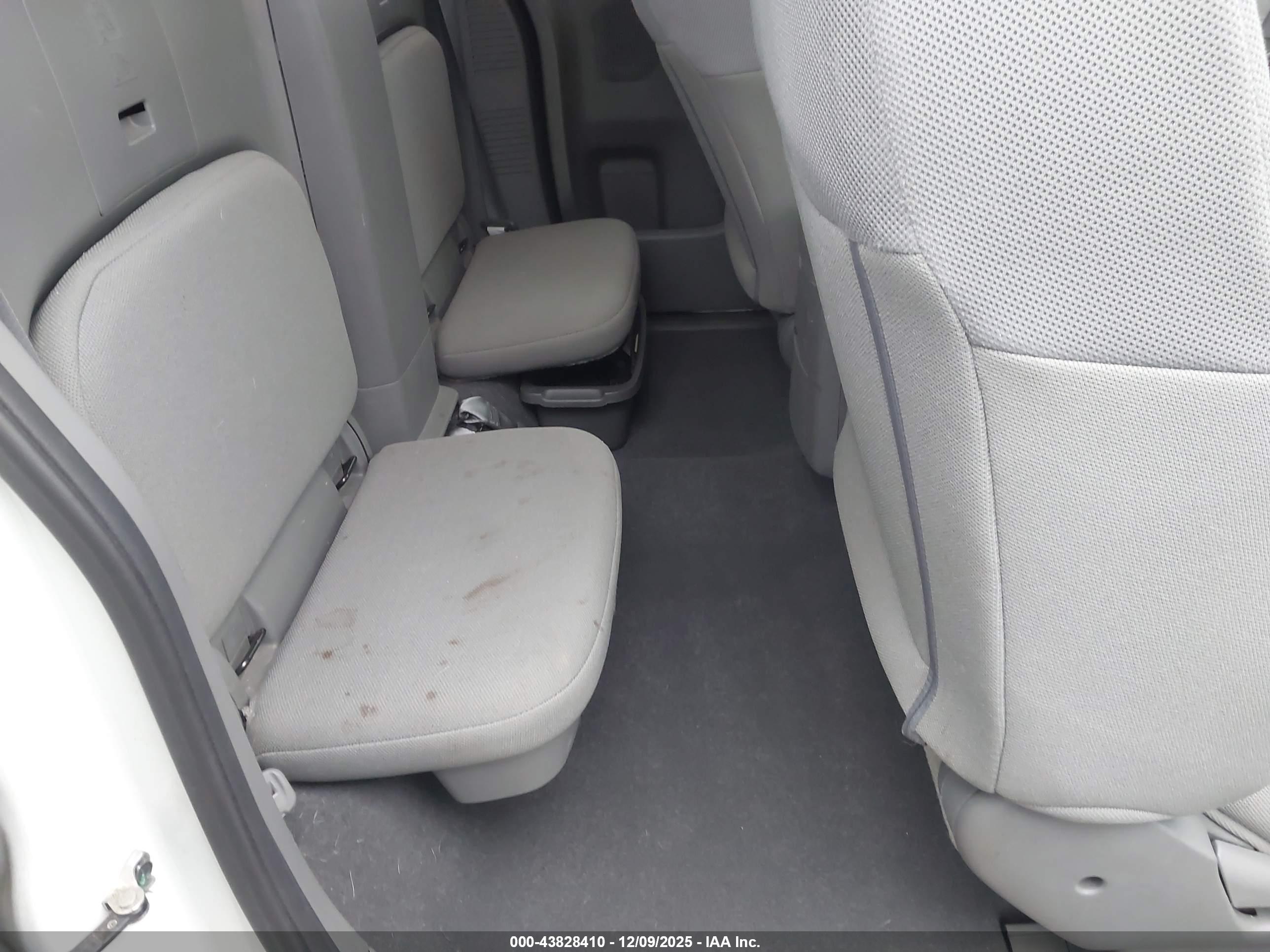 NISSAN FRONTIER image 8