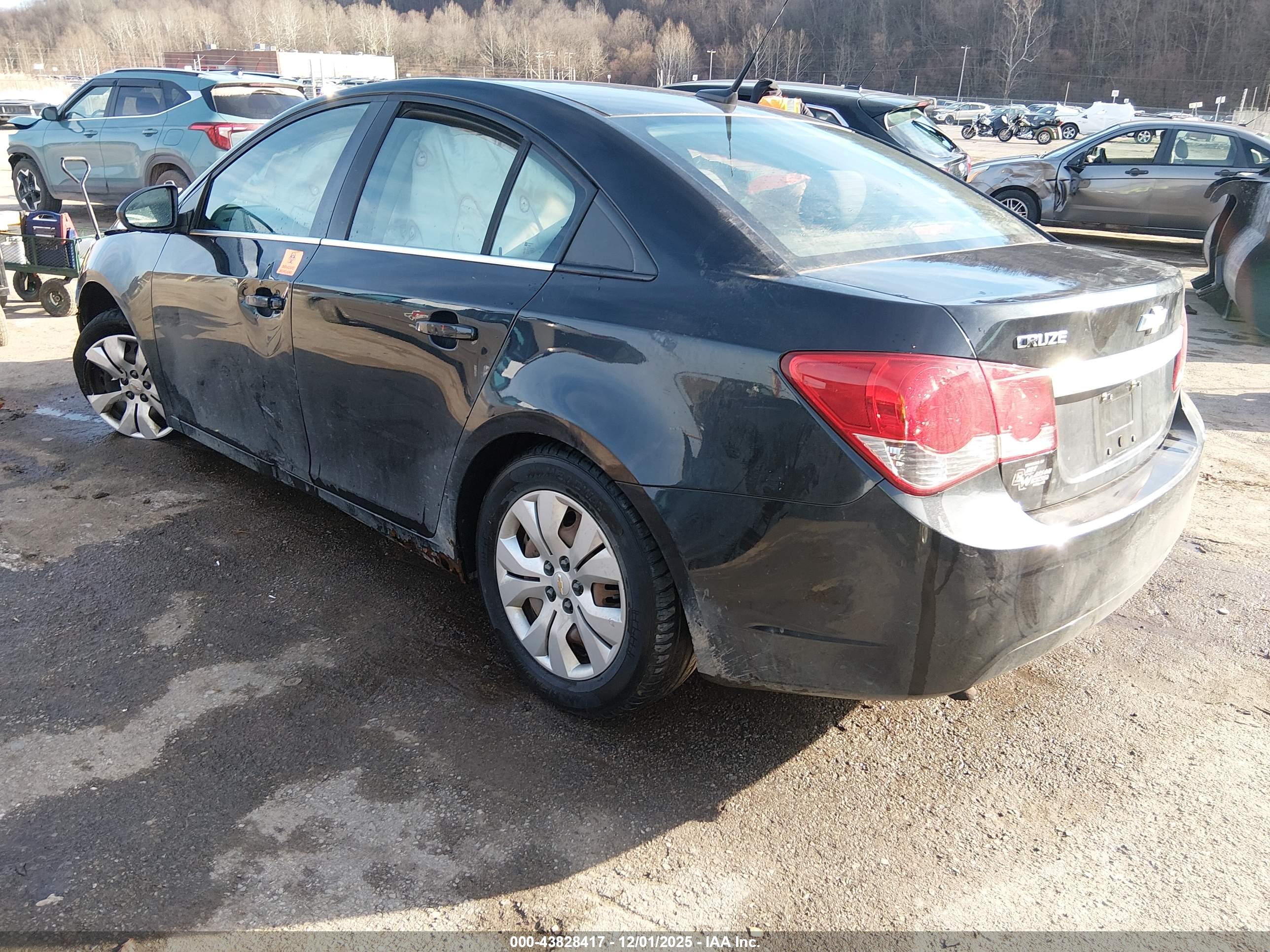 CHEVROLET CRUZE image 3