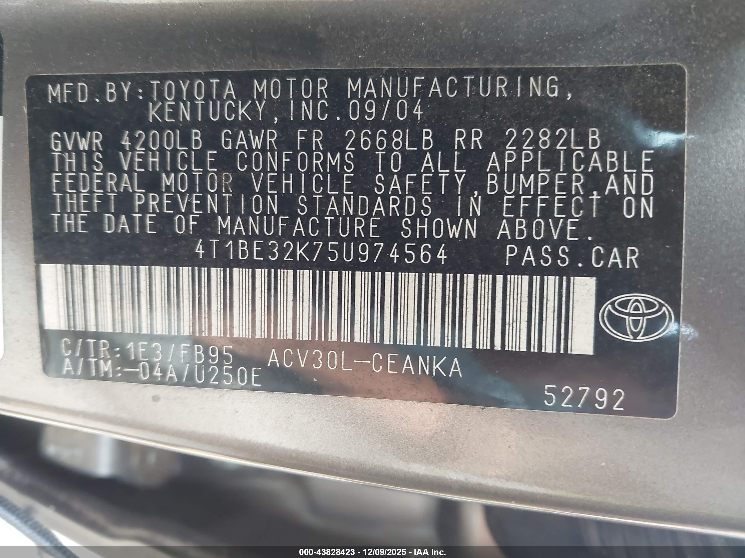 TOYOTA CAMRY image 9
