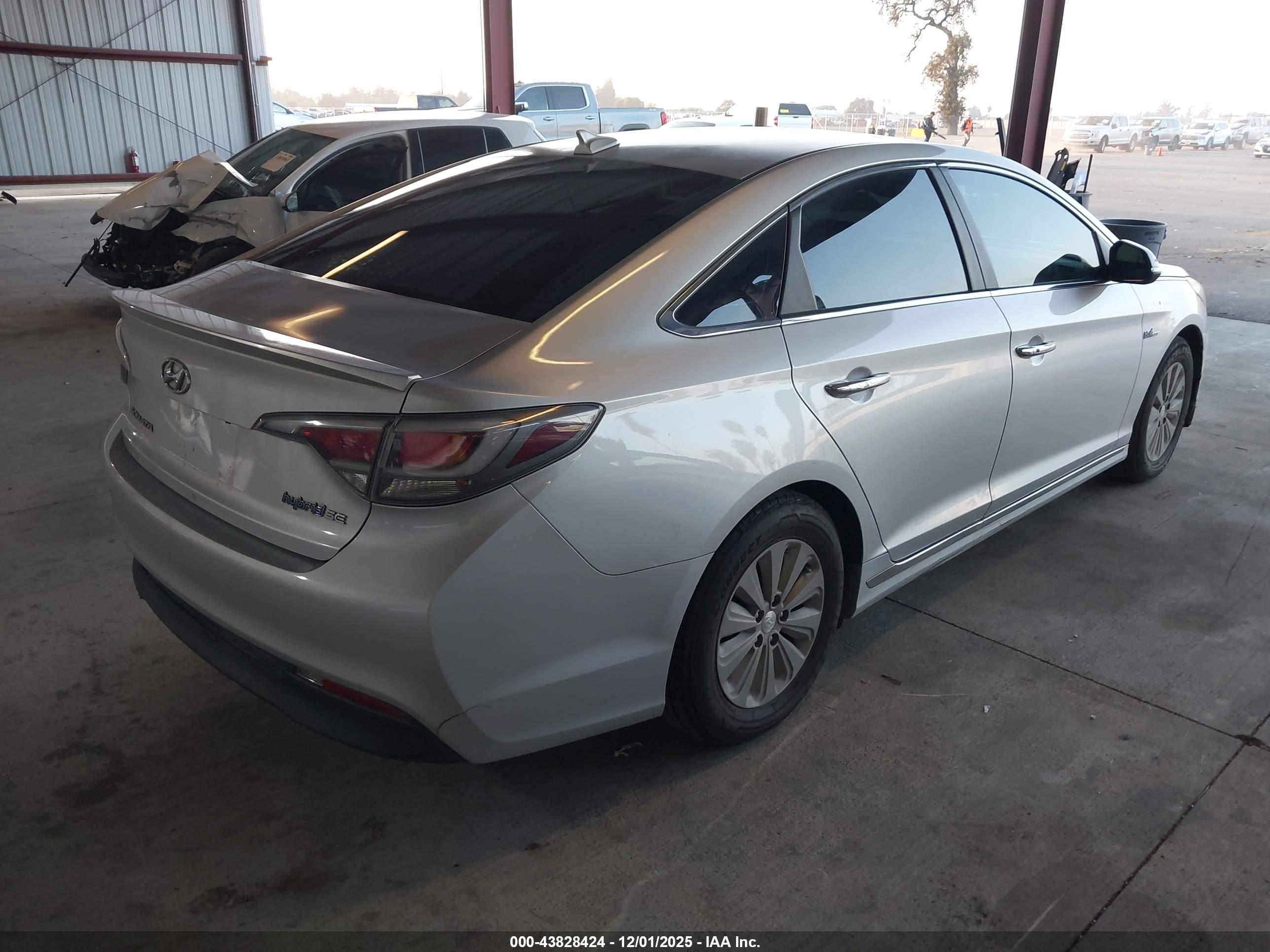 HYUNDAI SONATA image 4