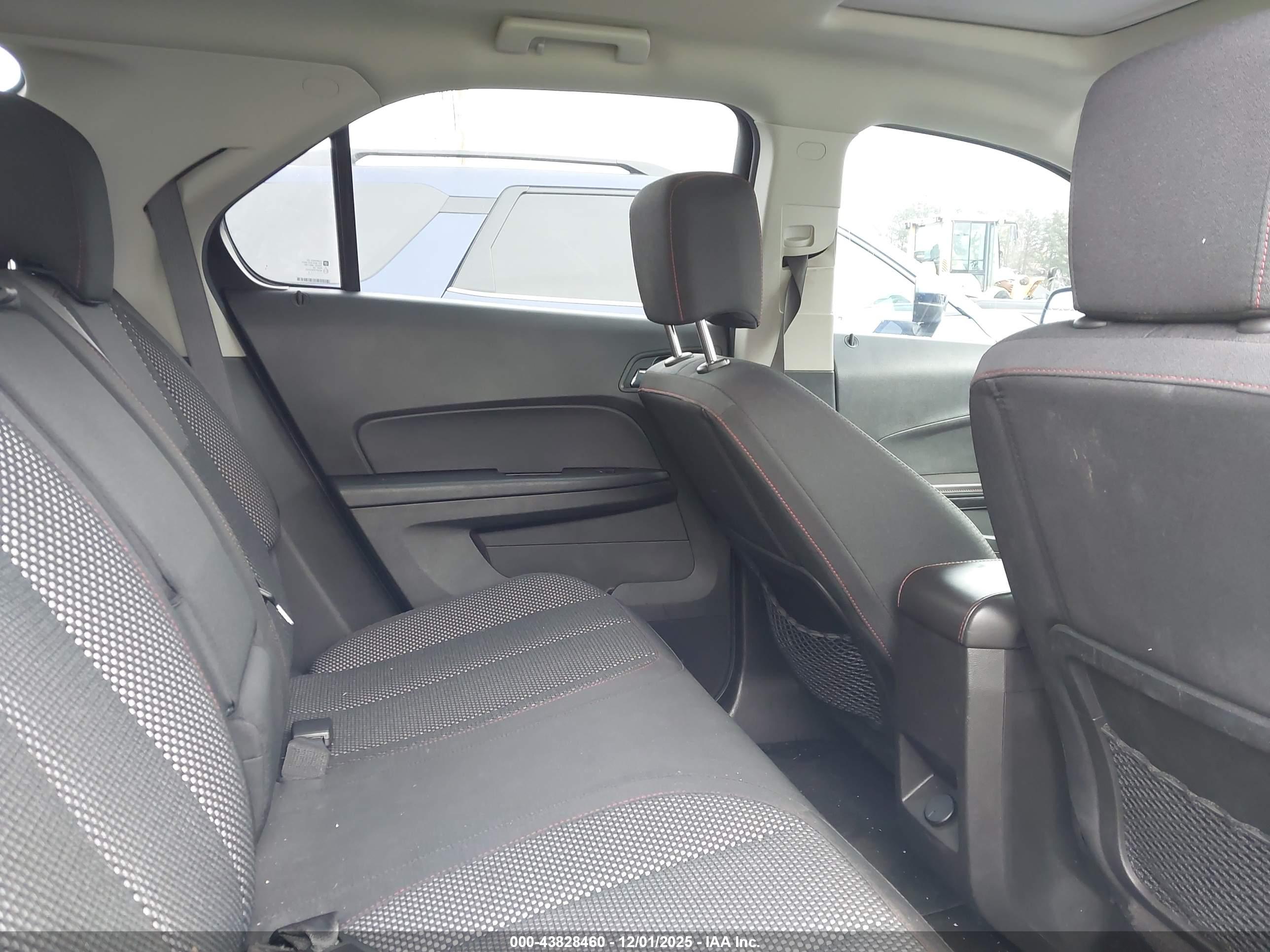 CHEVROLET EQUINOX image 8