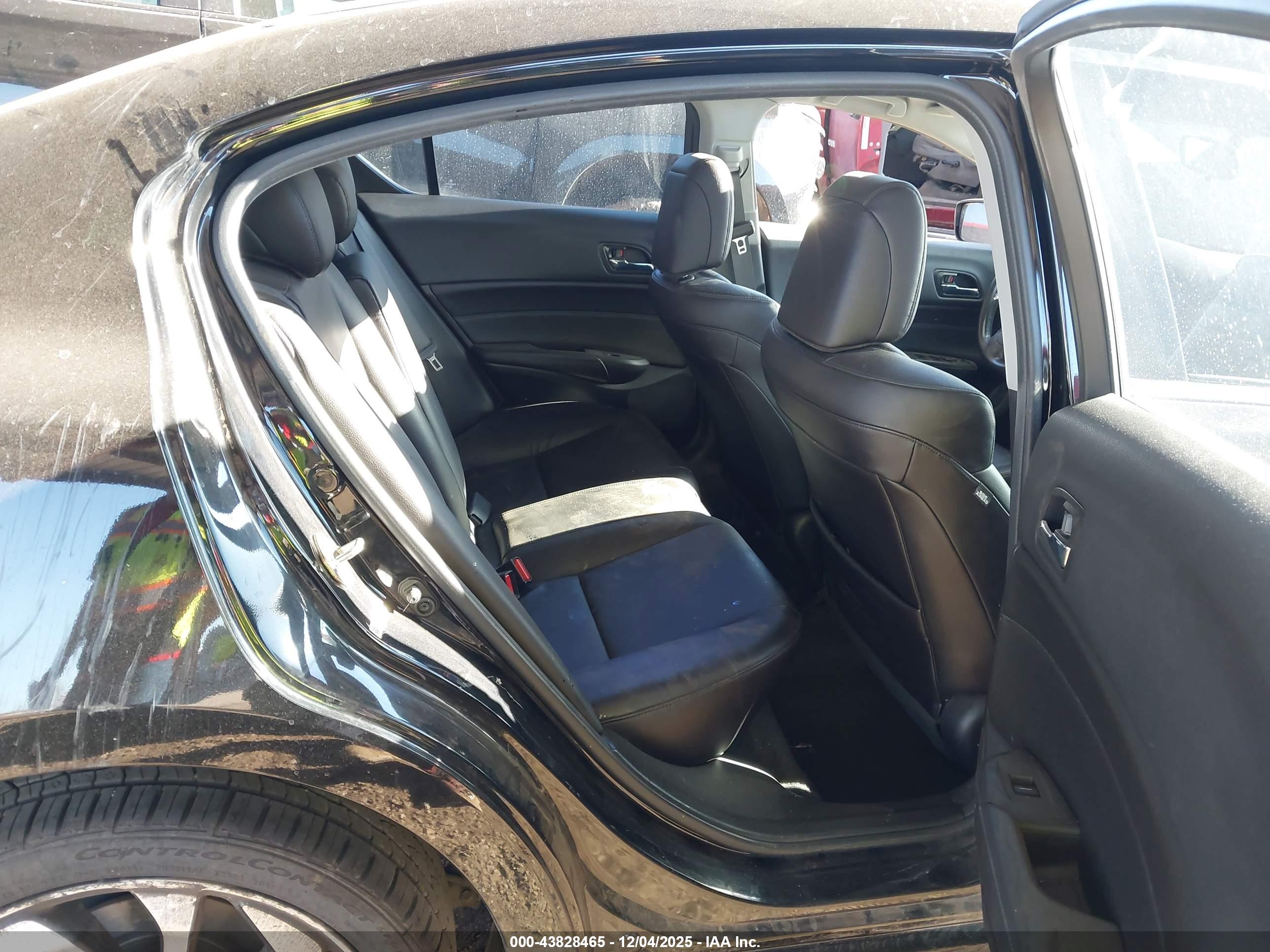 ACURA ILX image 8
