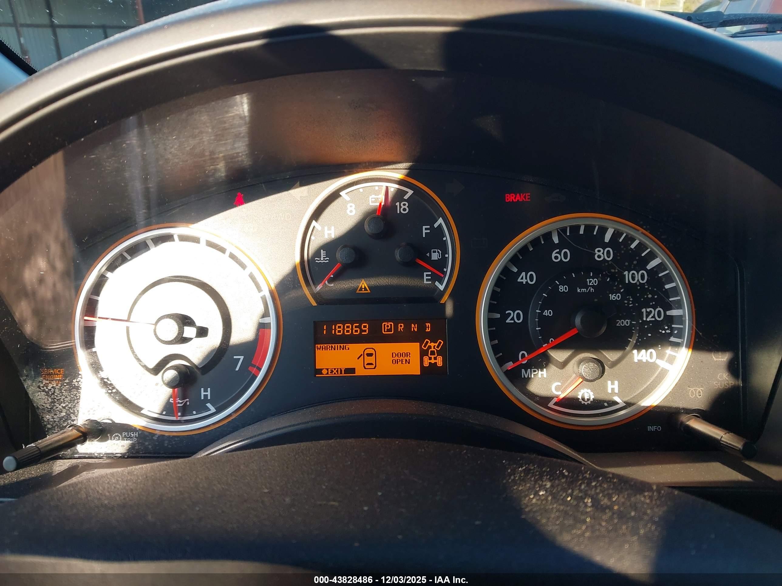 NISSAN TITAN image 7