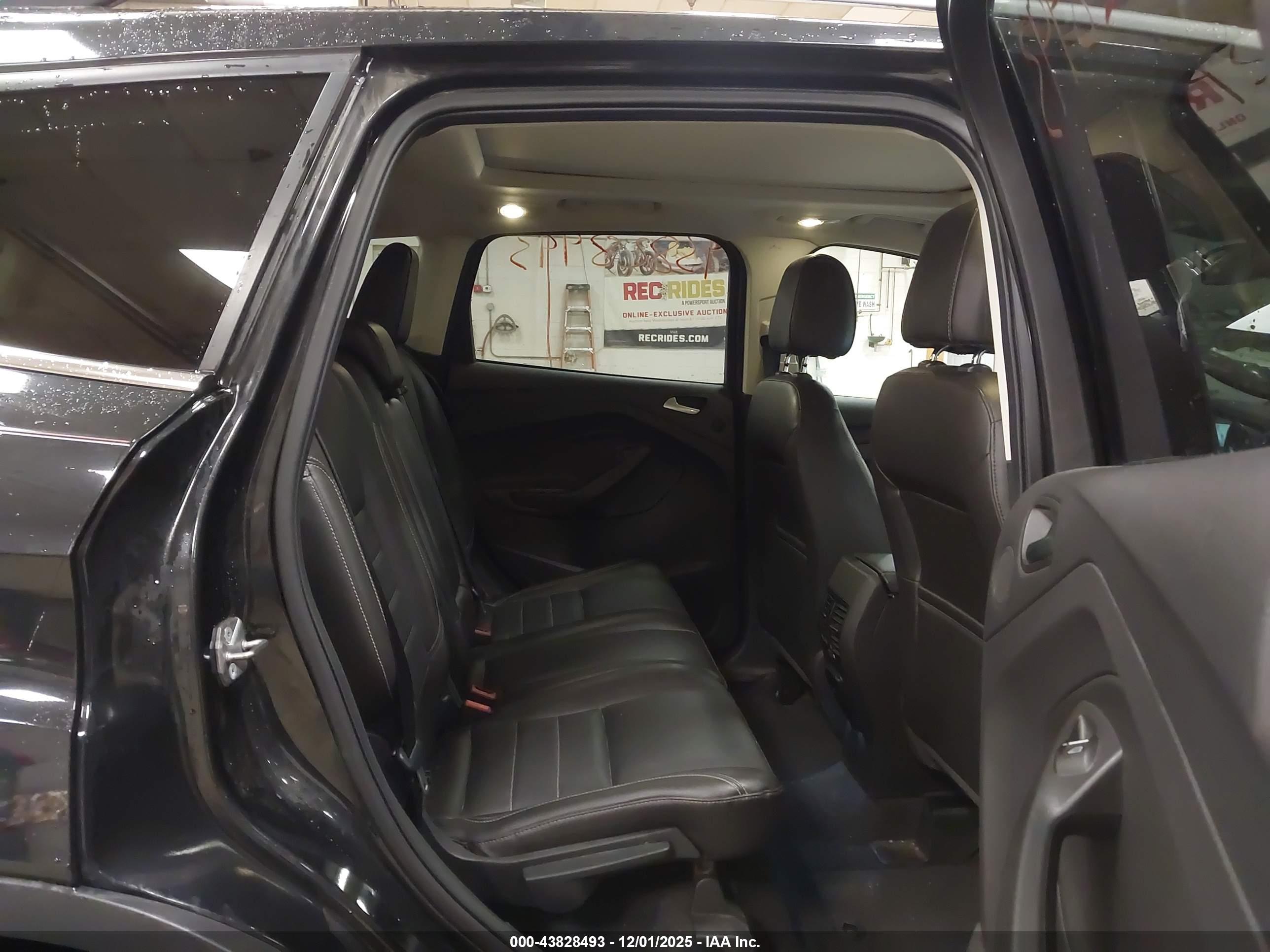FORD ESCAPE image 8