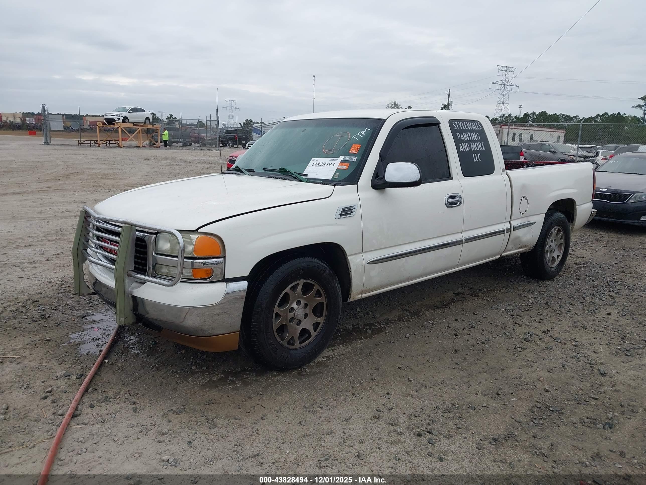 GMC SIERRA image 2