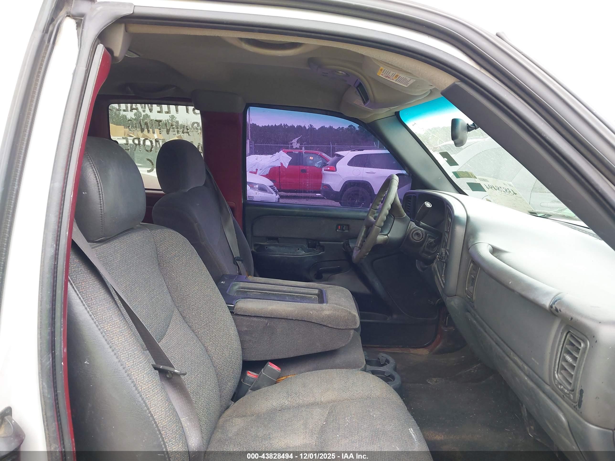 GMC SIERRA image 5