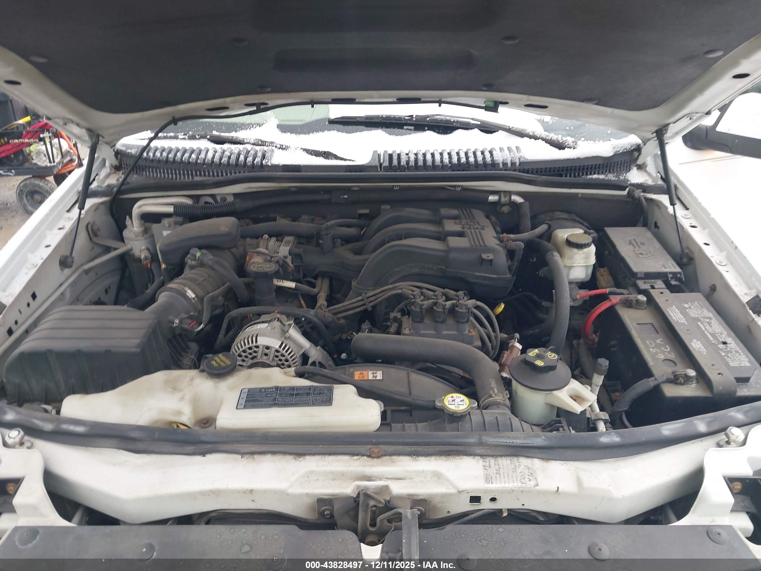 FORD EXPLORER image 10