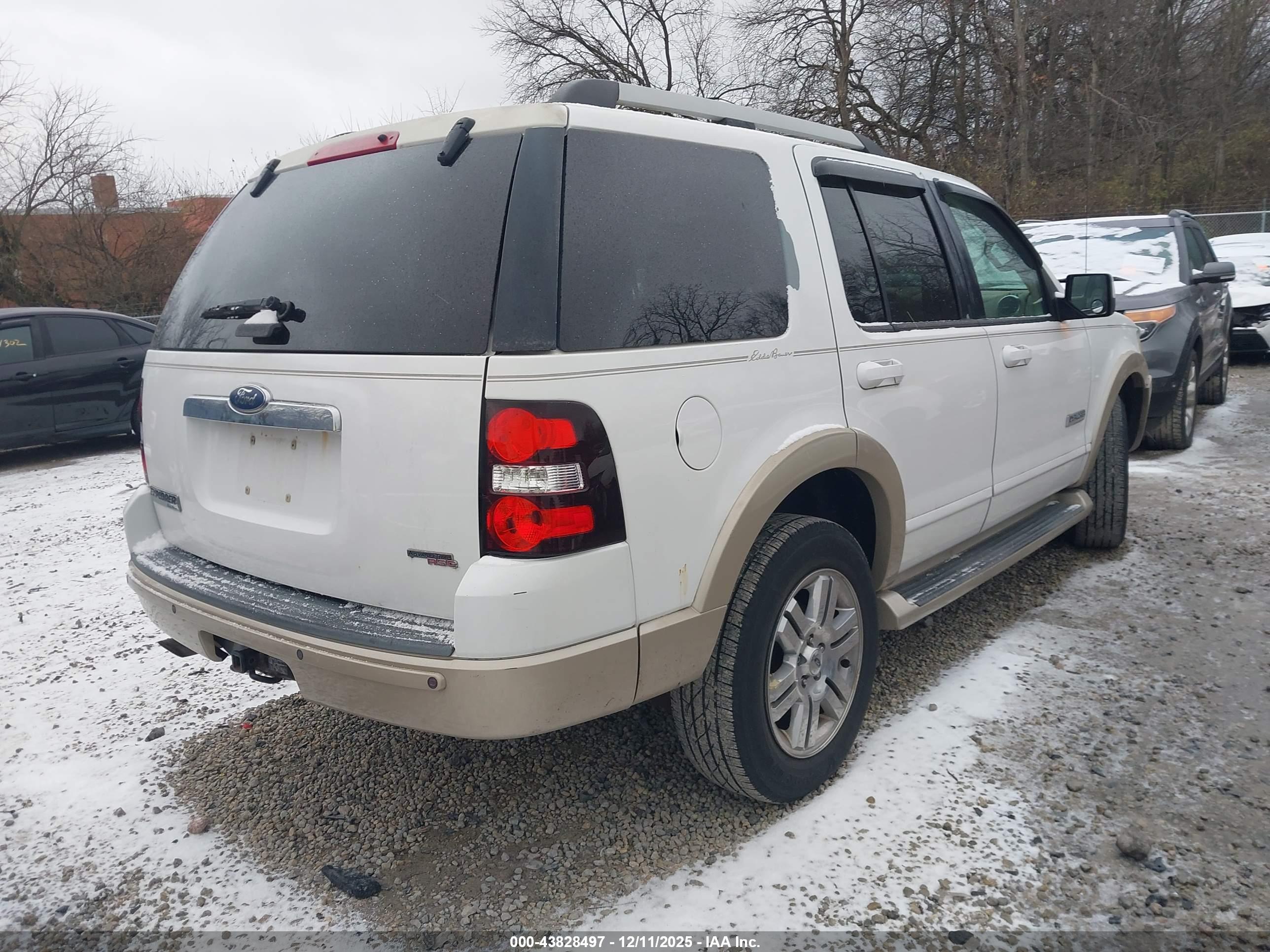 FORD EXPLORER image 4