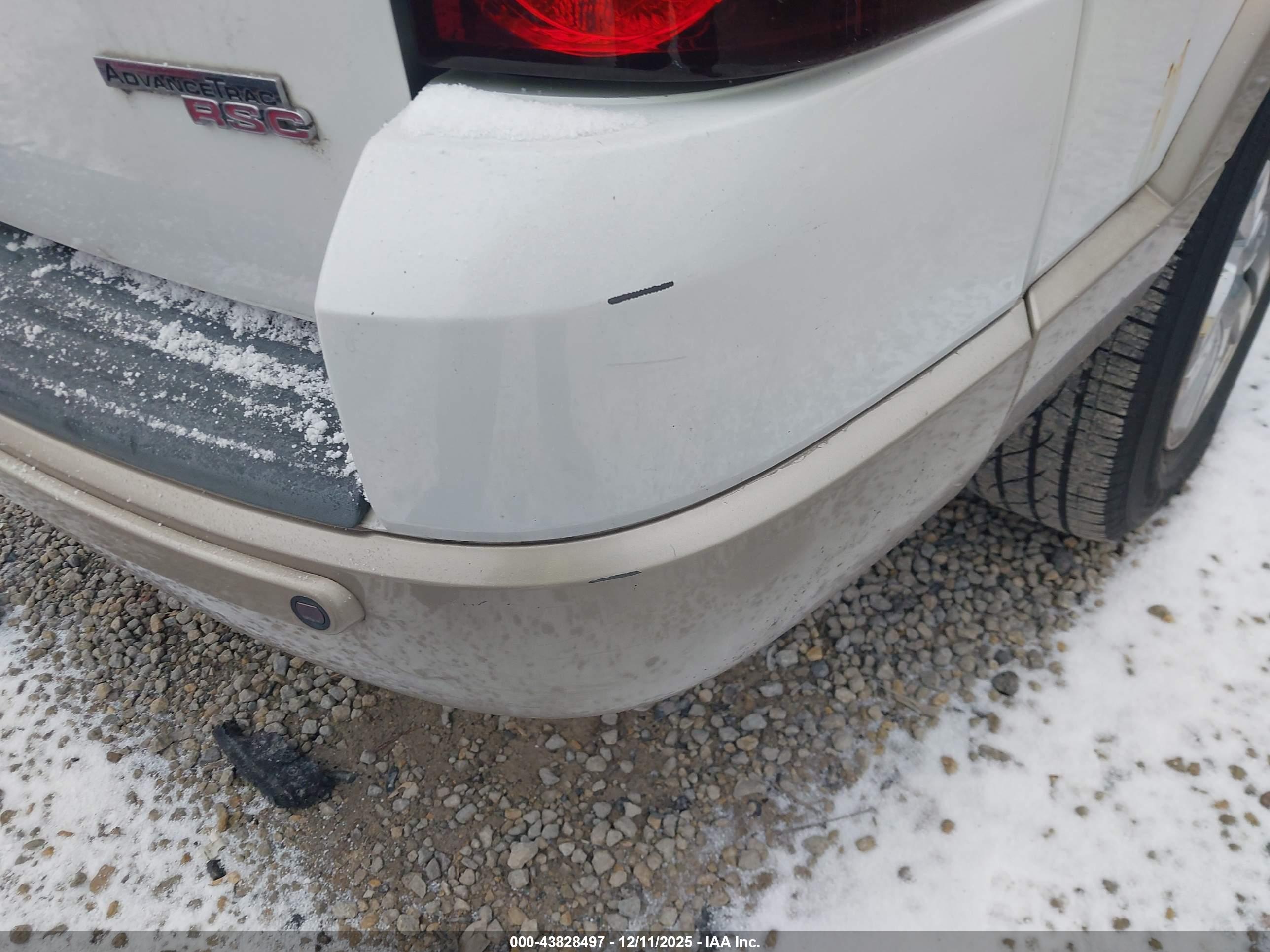 FORD EXPLORER image 6