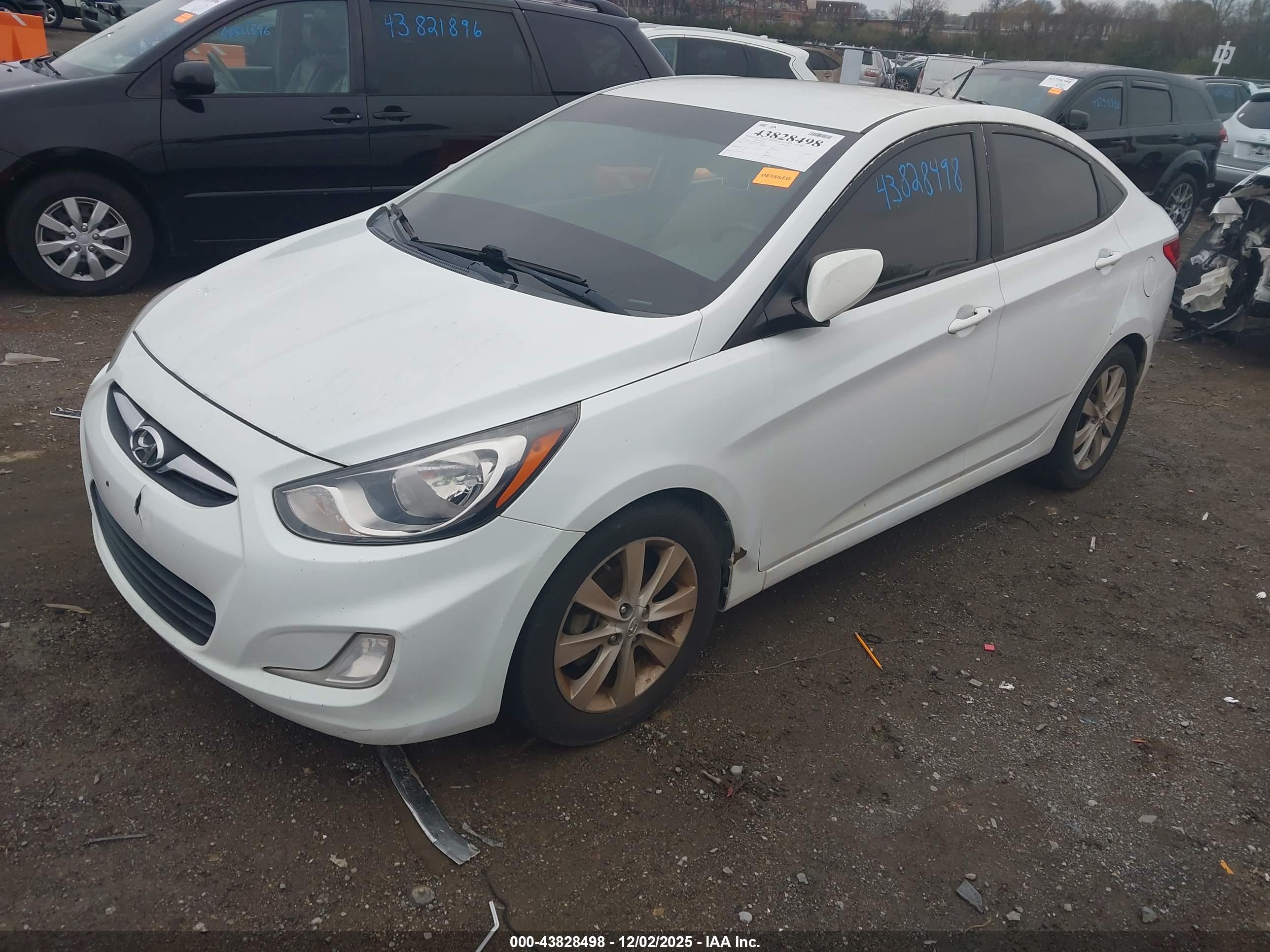 HYUNDAI ACCENT image 2
