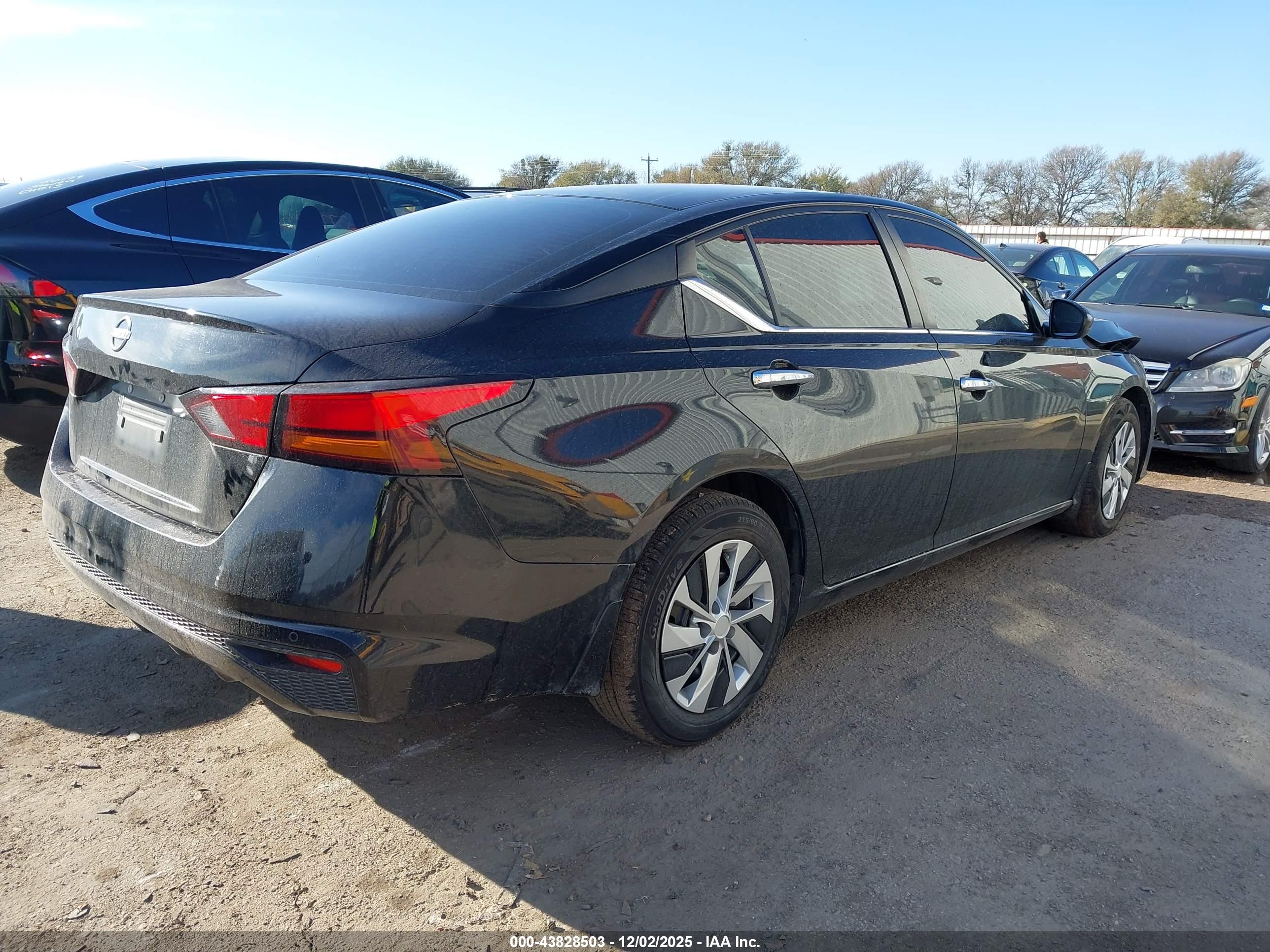 NISSAN ALTIMA image 4