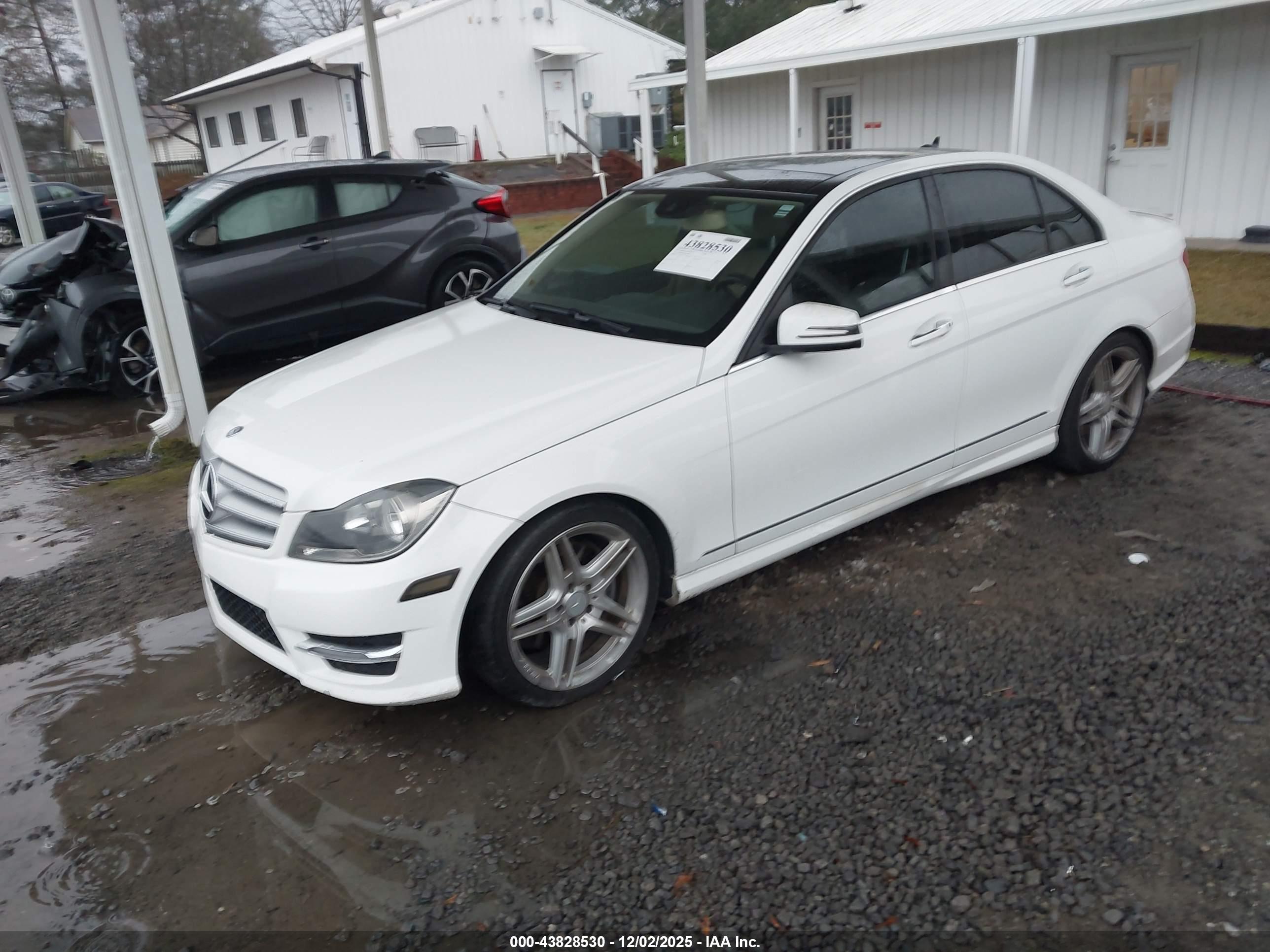 MERCEDES-BENZ C image 2