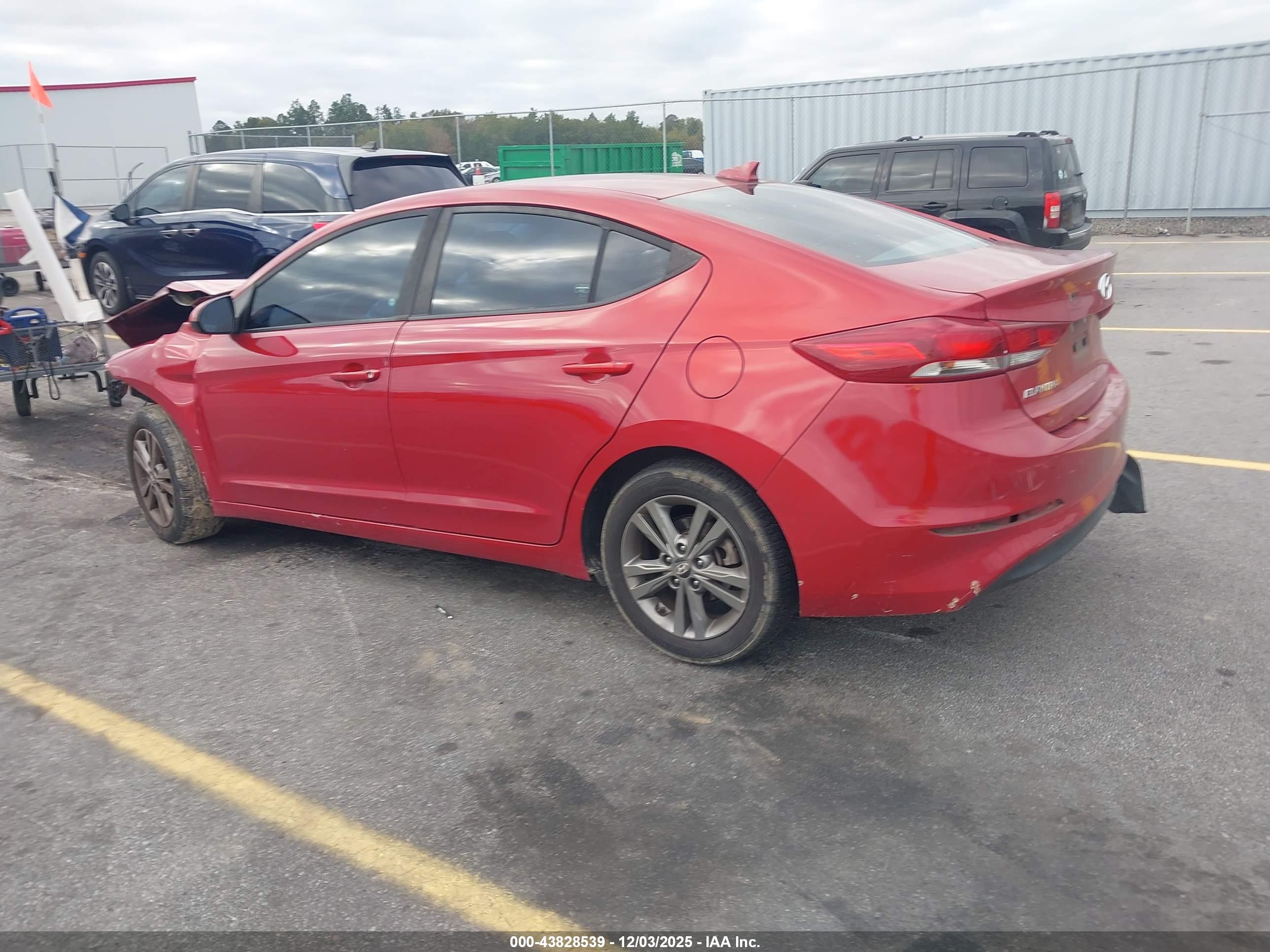 HYUNDAI ELANTRA image 3