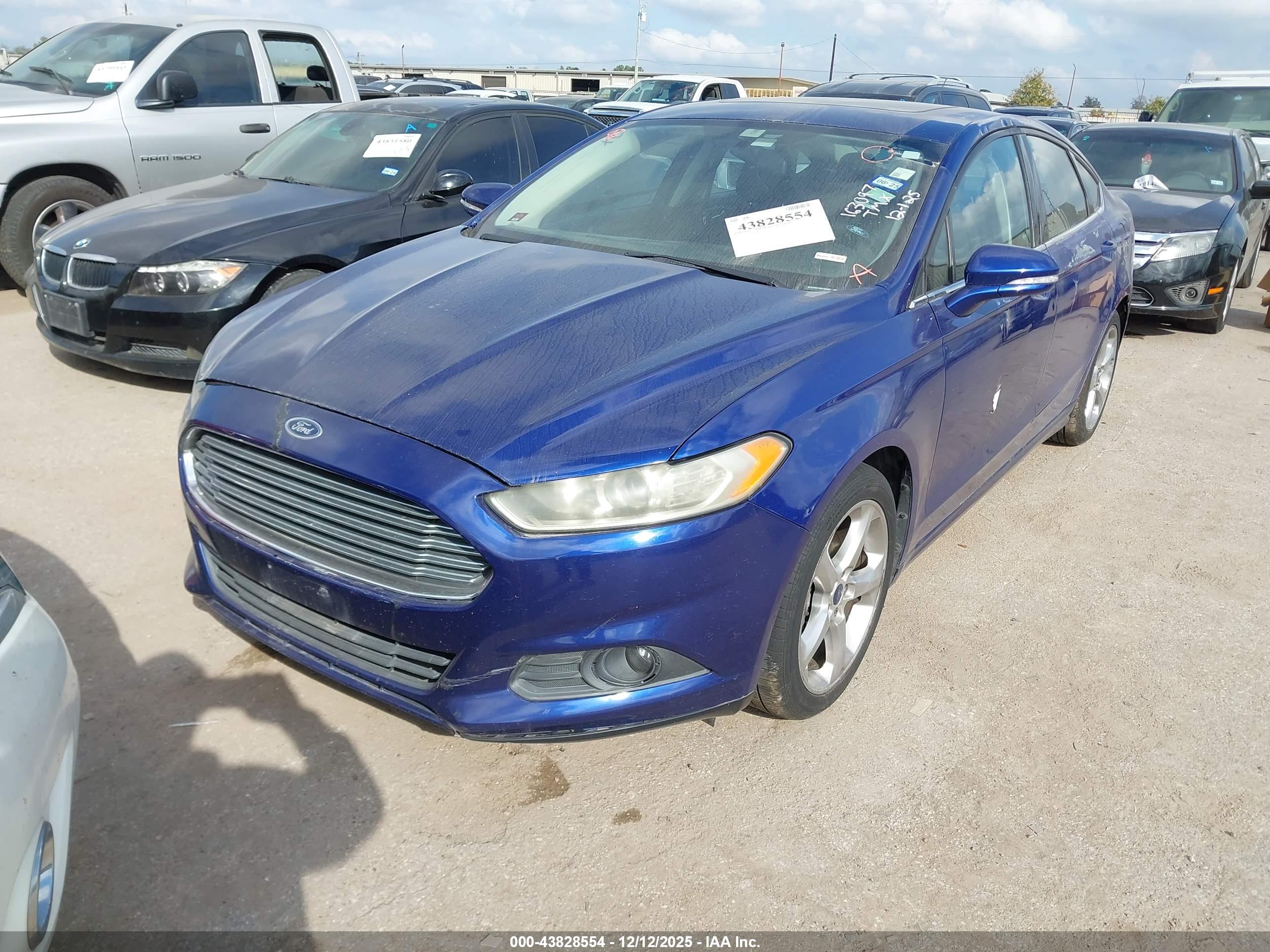 FORD FUSION image 2