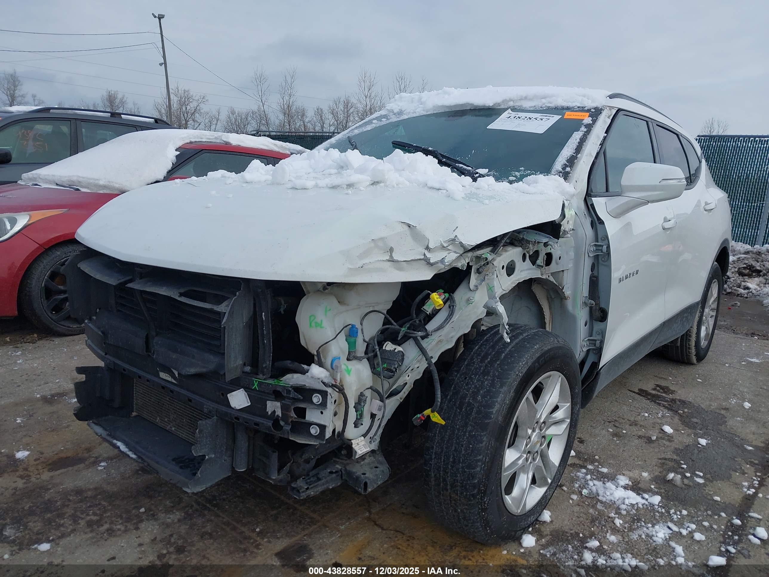 CHEVROLET BLAZER image 2