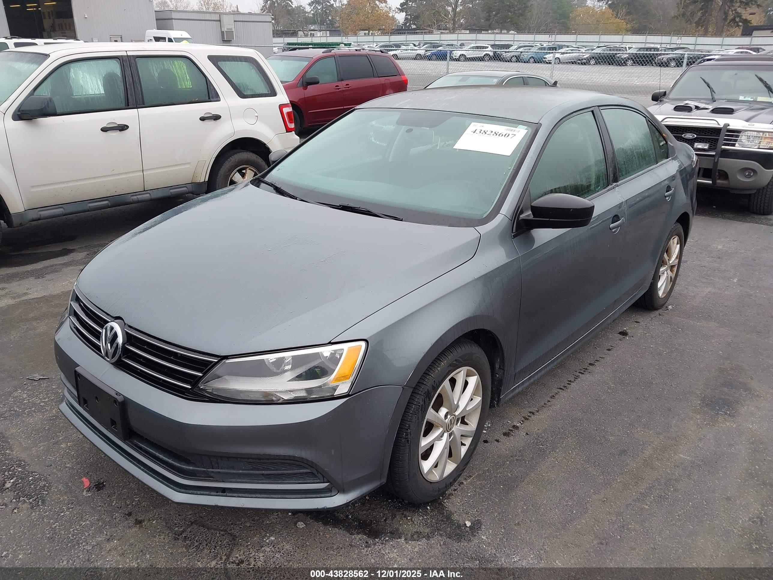 VOLKSWAGEN JETTA image 2