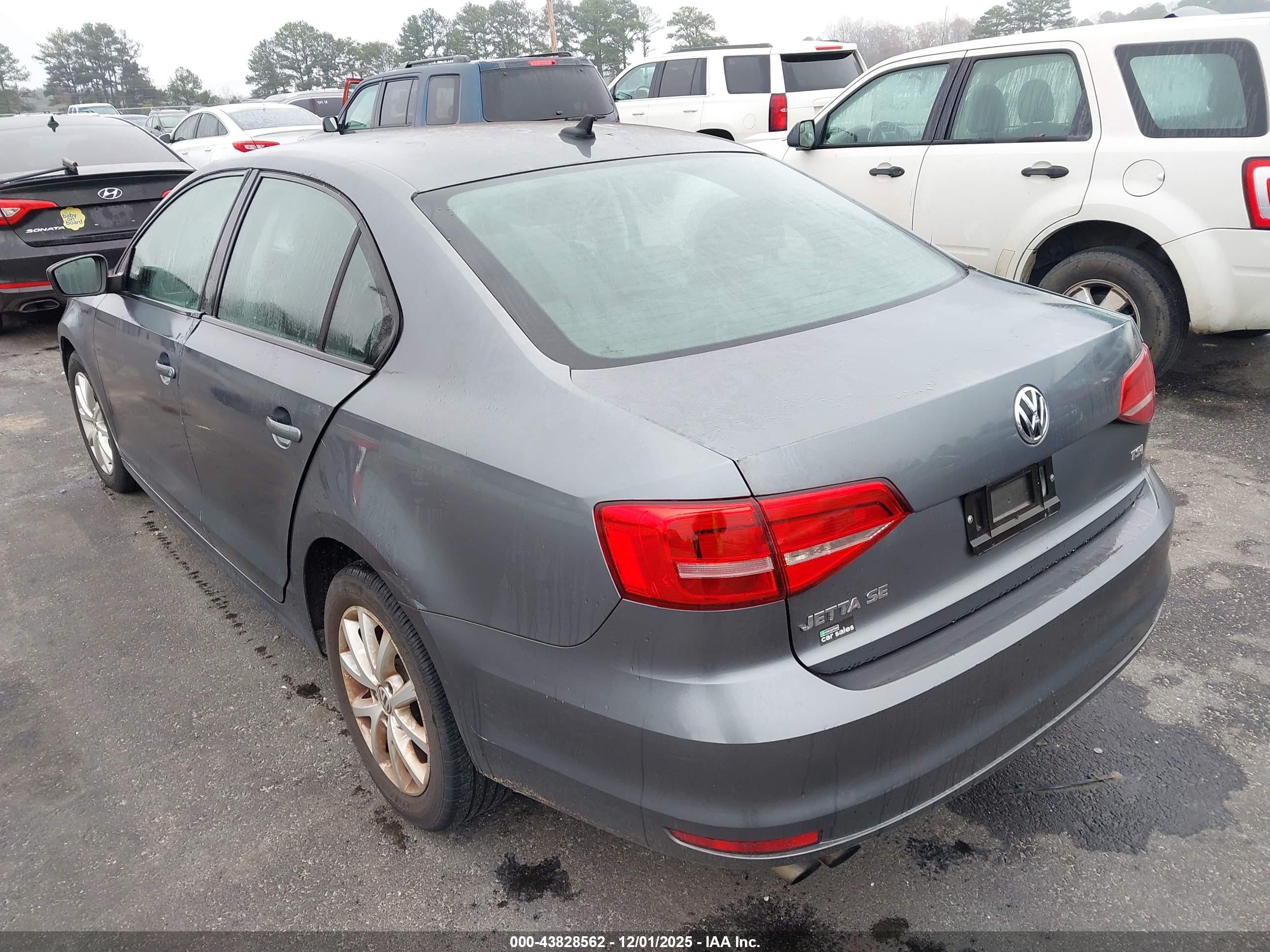 VOLKSWAGEN JETTA image 3