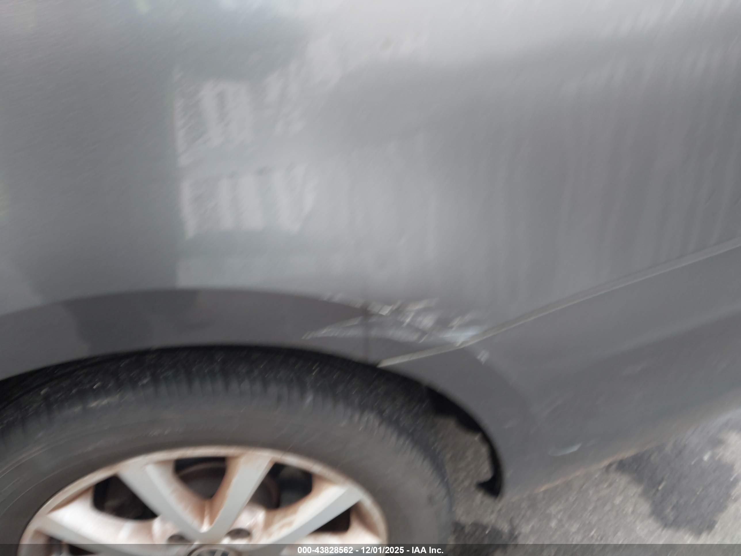 VOLKSWAGEN JETTA image 6