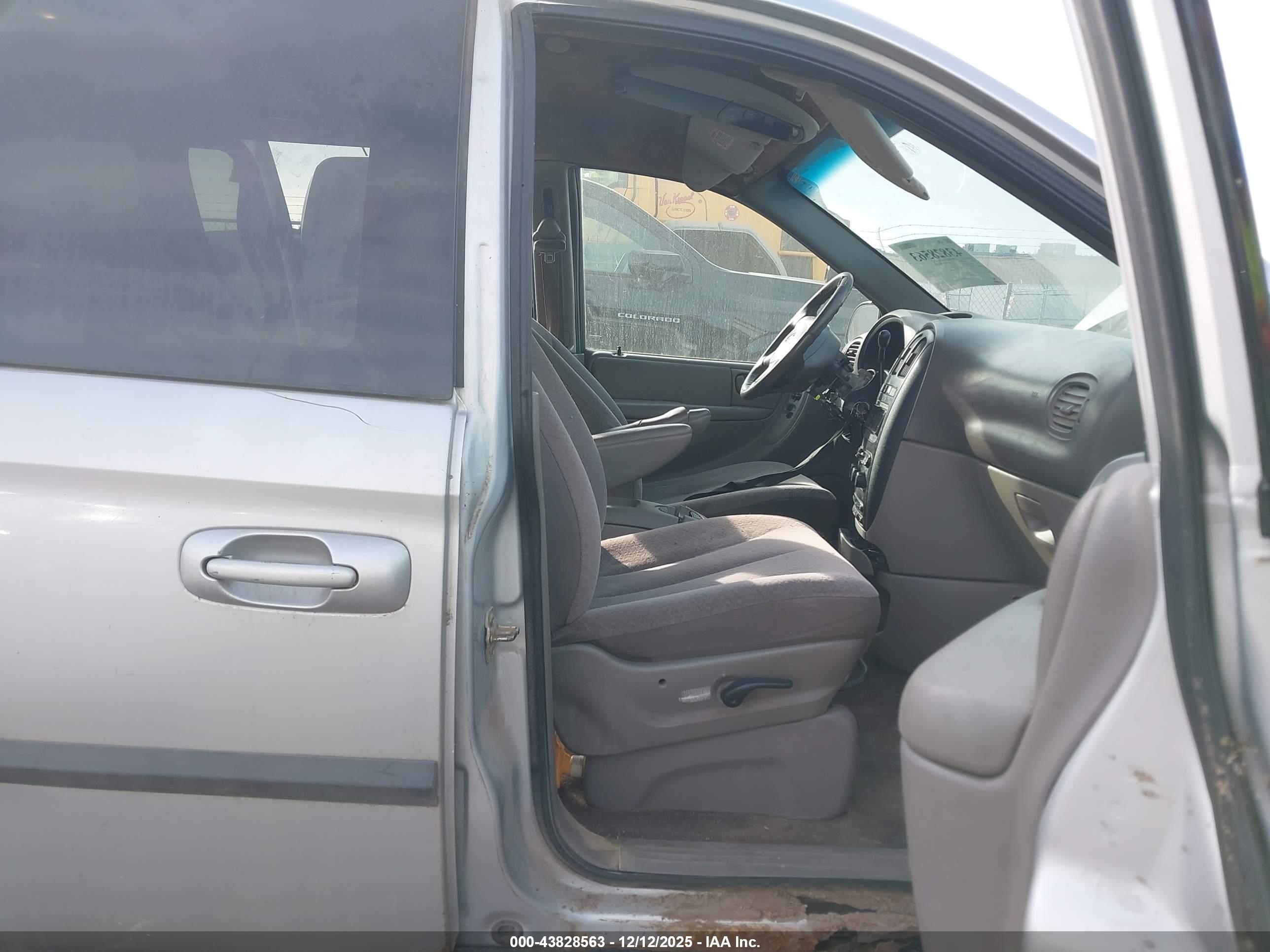 DODGE GRAND image 5