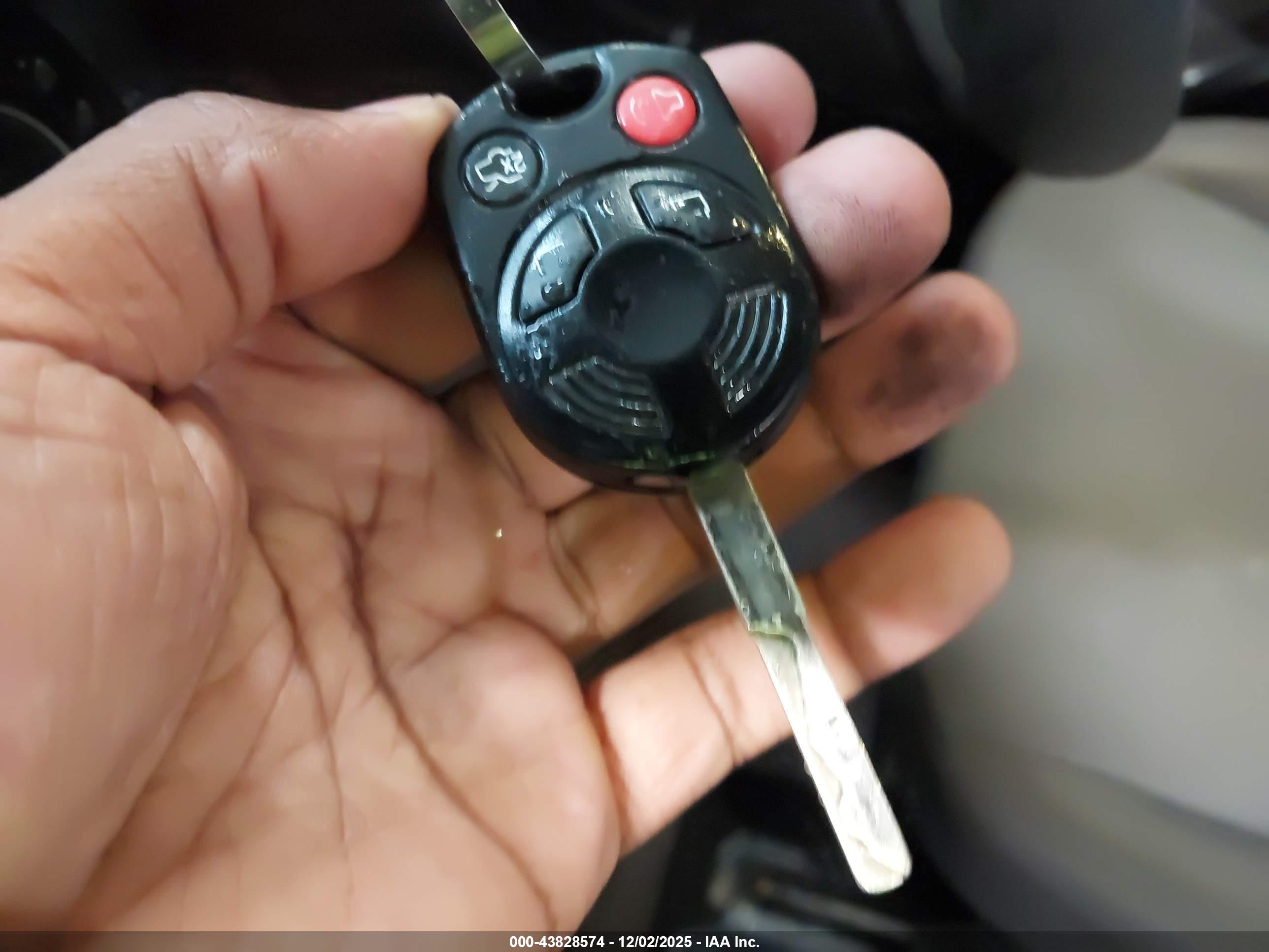 FORD ESCAPE image 11