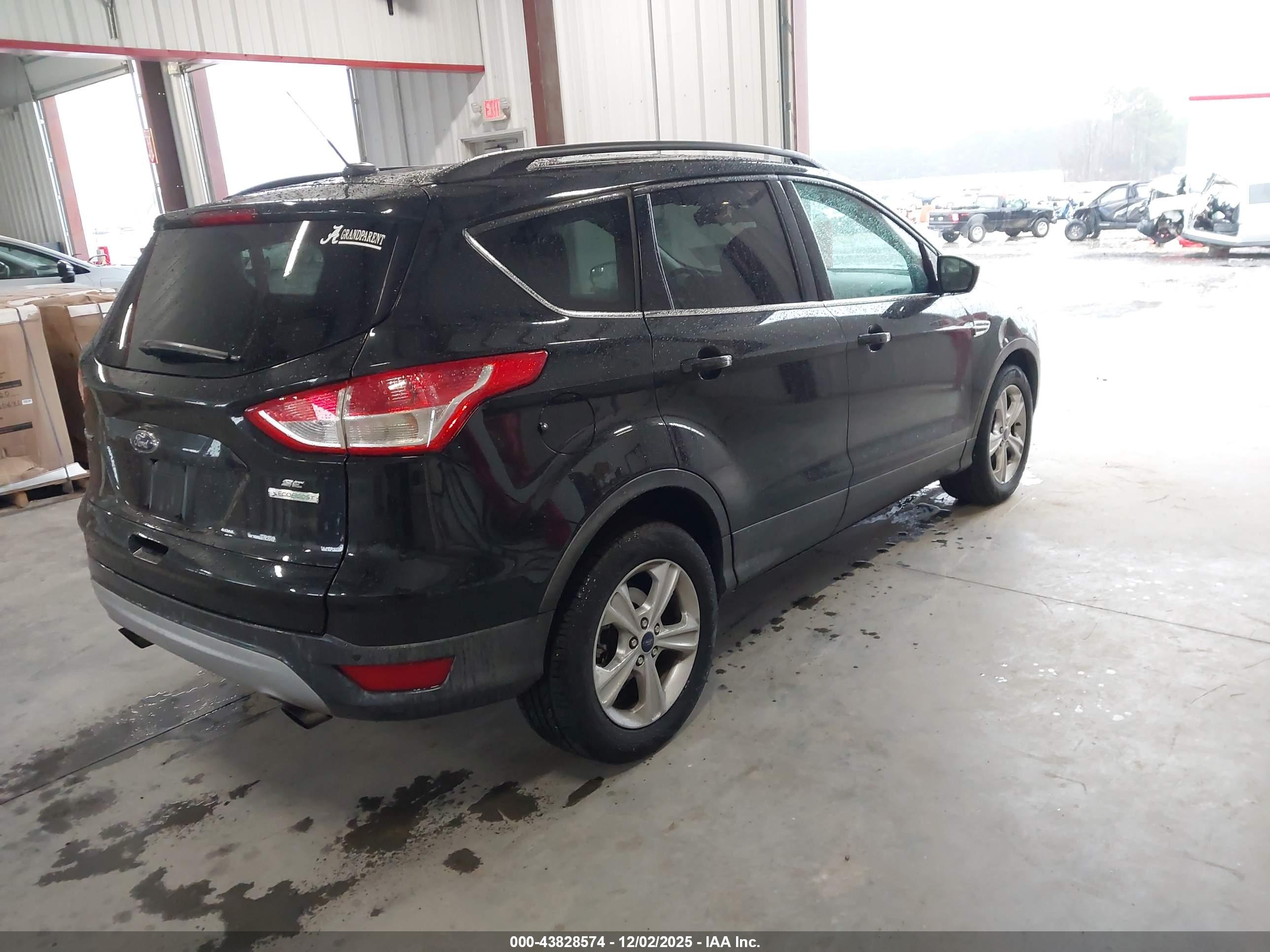 FORD ESCAPE image 4