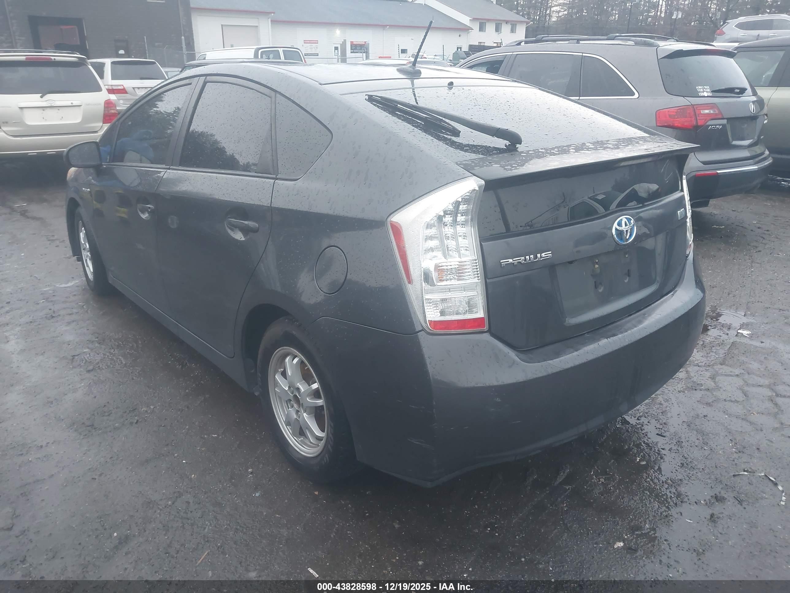 TOYOTA PRIUS image 3