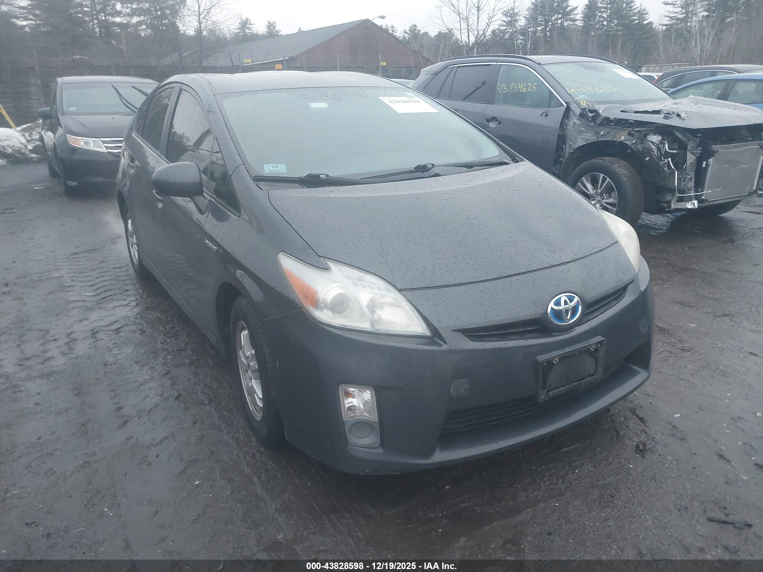 TOYOTA PRIUS image 6