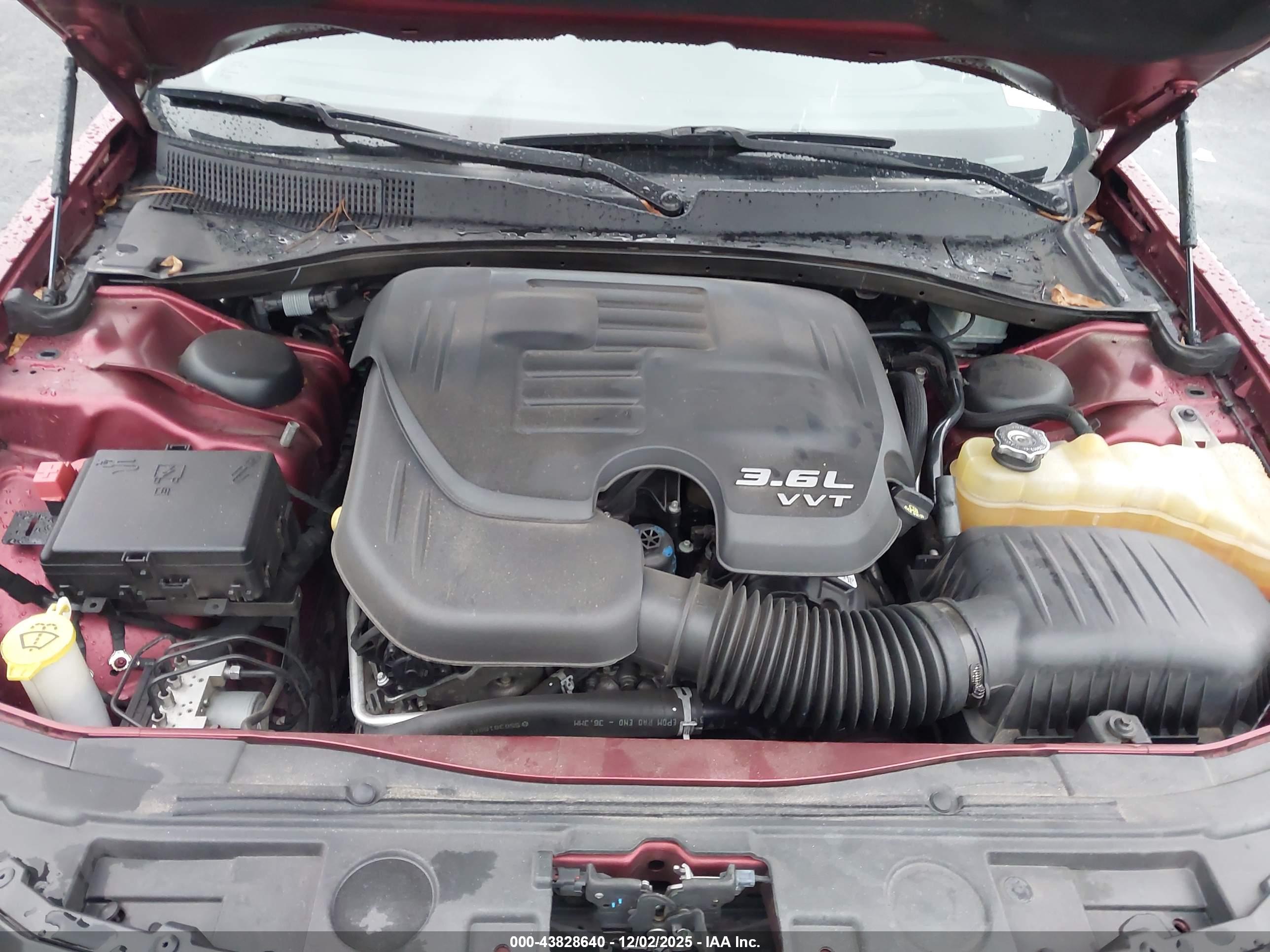 CHRYSLER 300 image 10