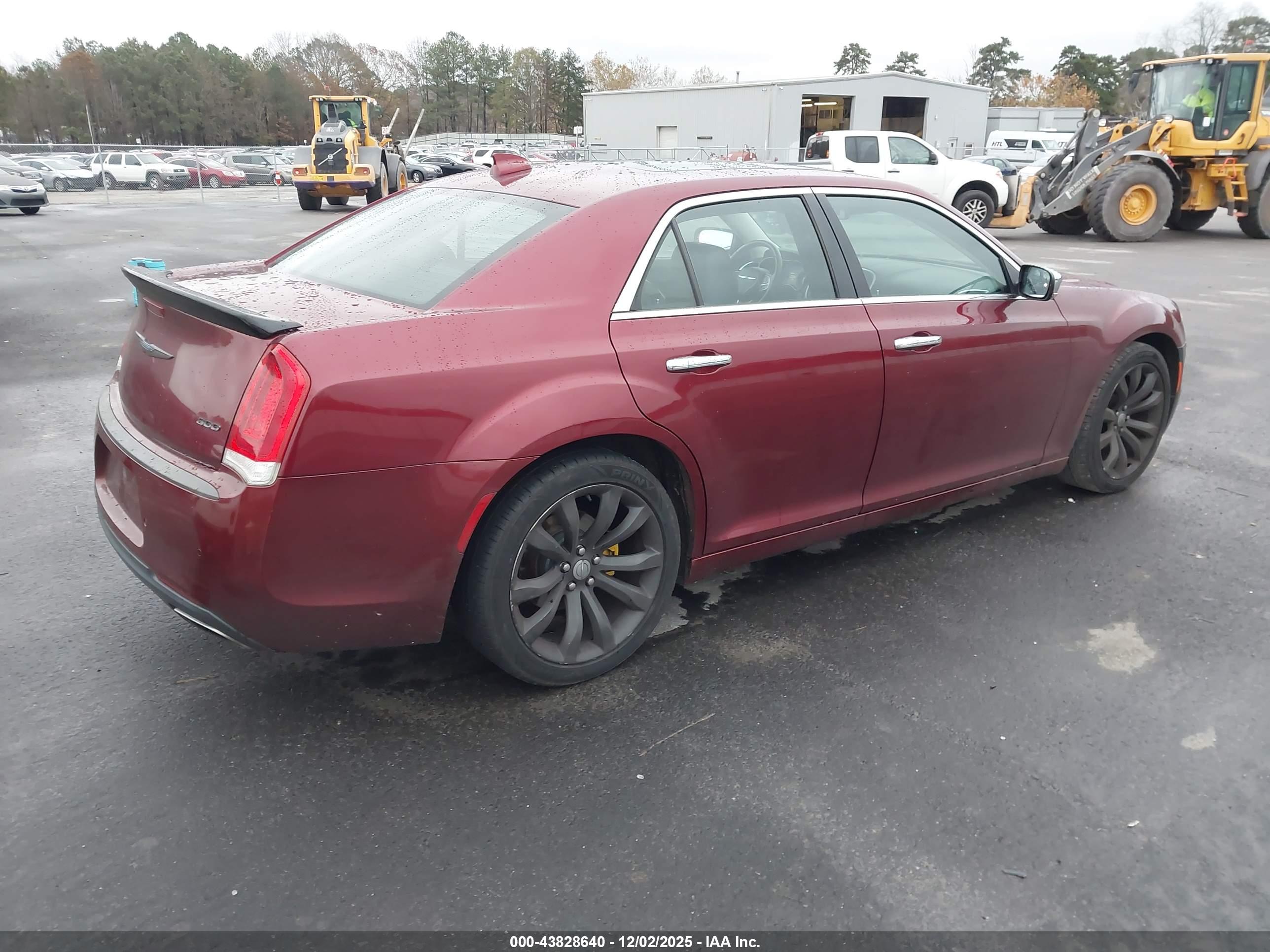 CHRYSLER 300 image 4