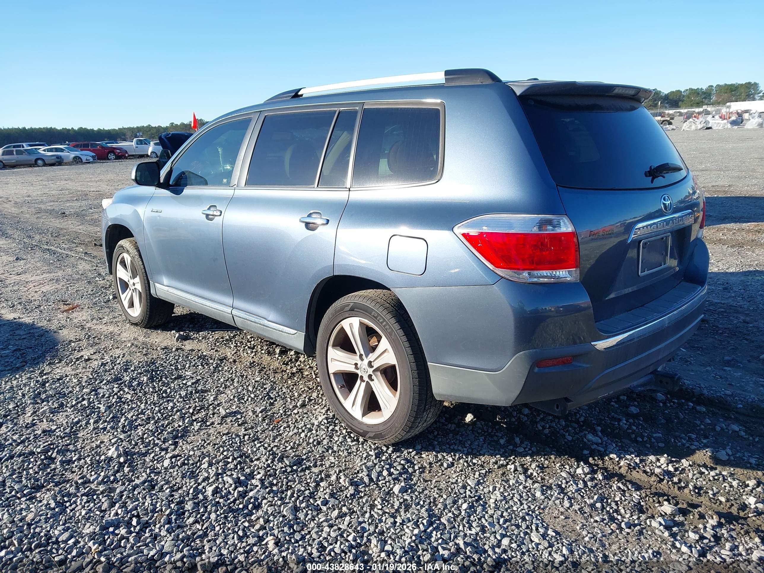 TOYOTA HIGHLANDER image 3
