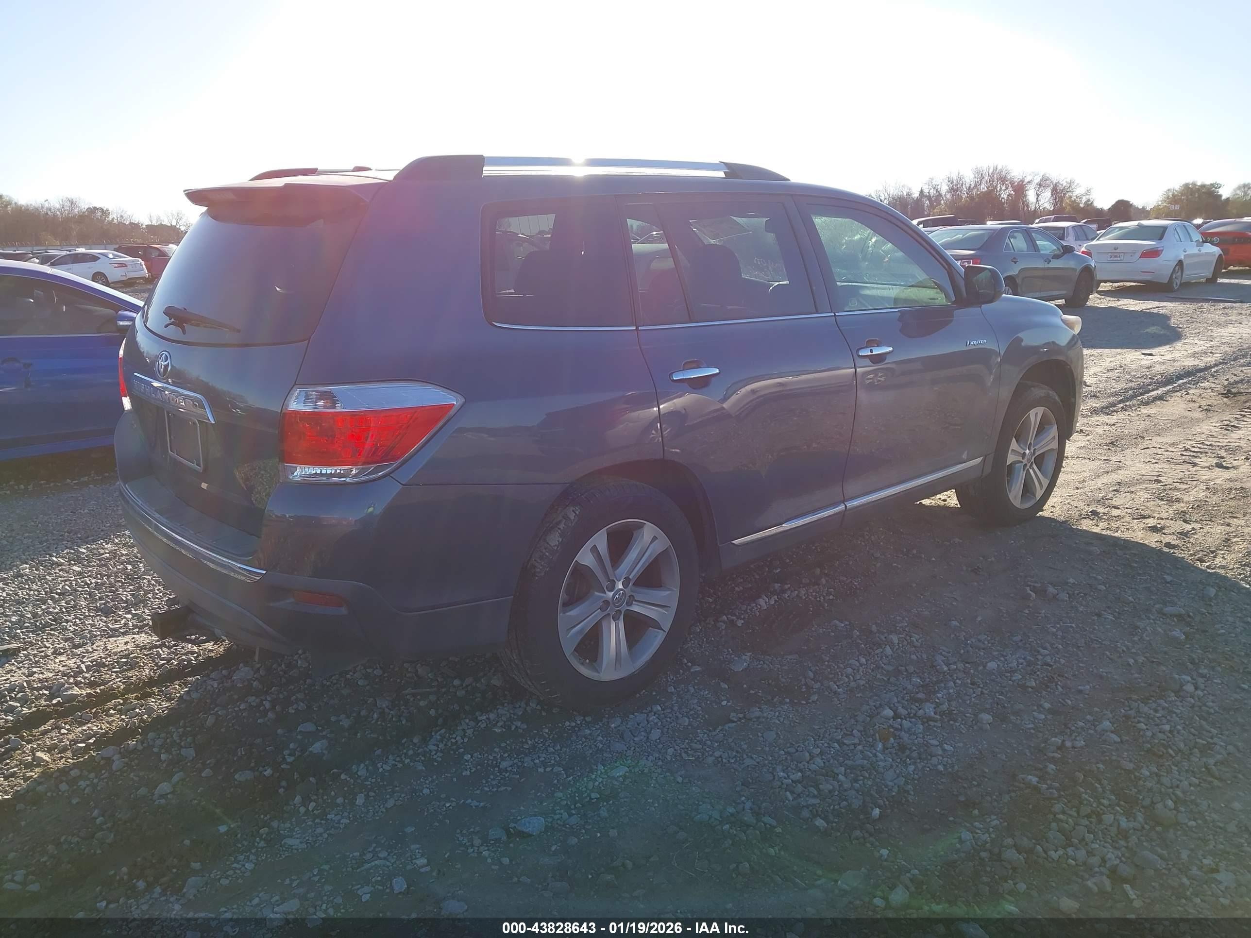 TOYOTA HIGHLANDER image 4
