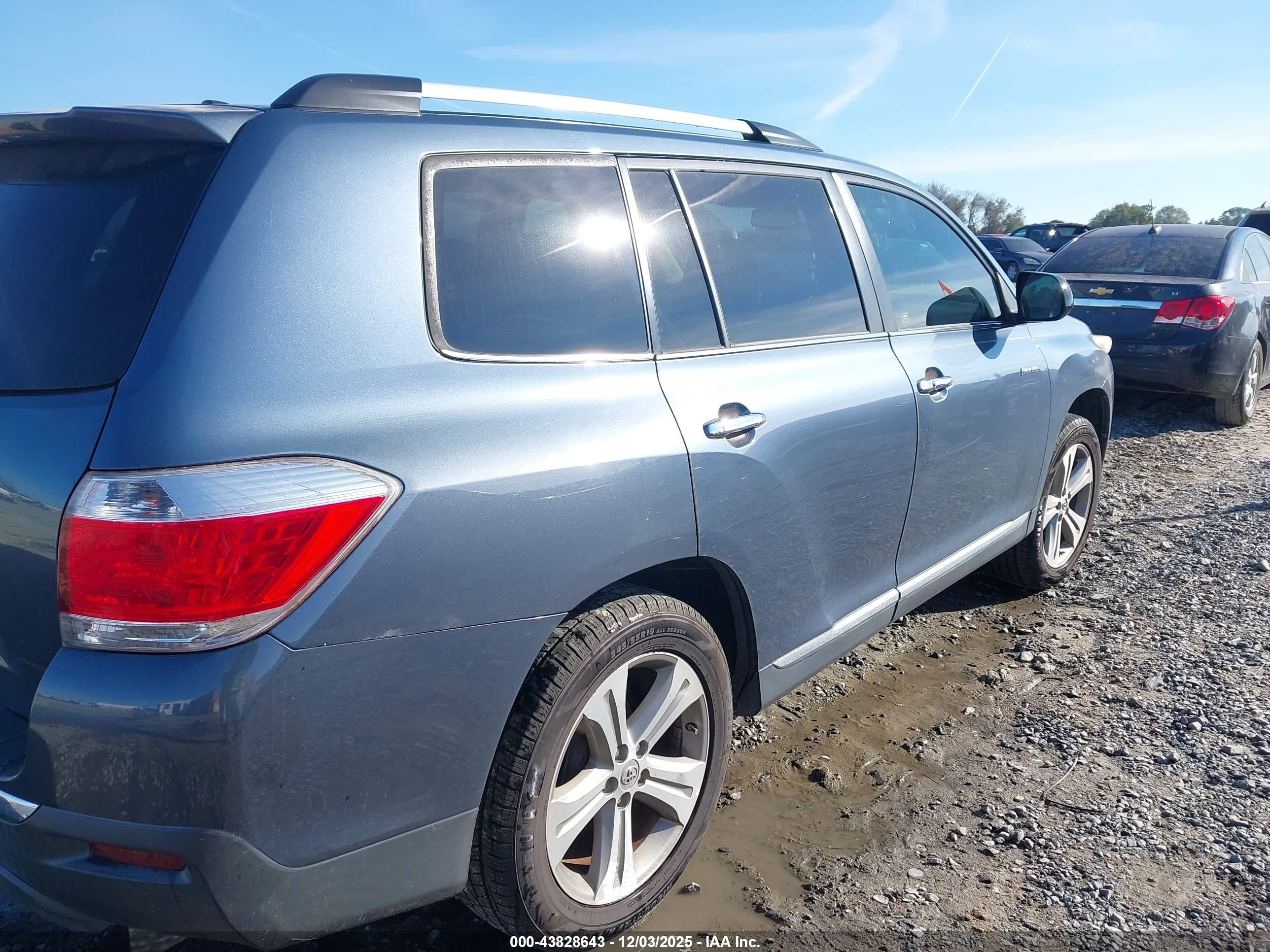 TOYOTA HIGHLANDER image 6