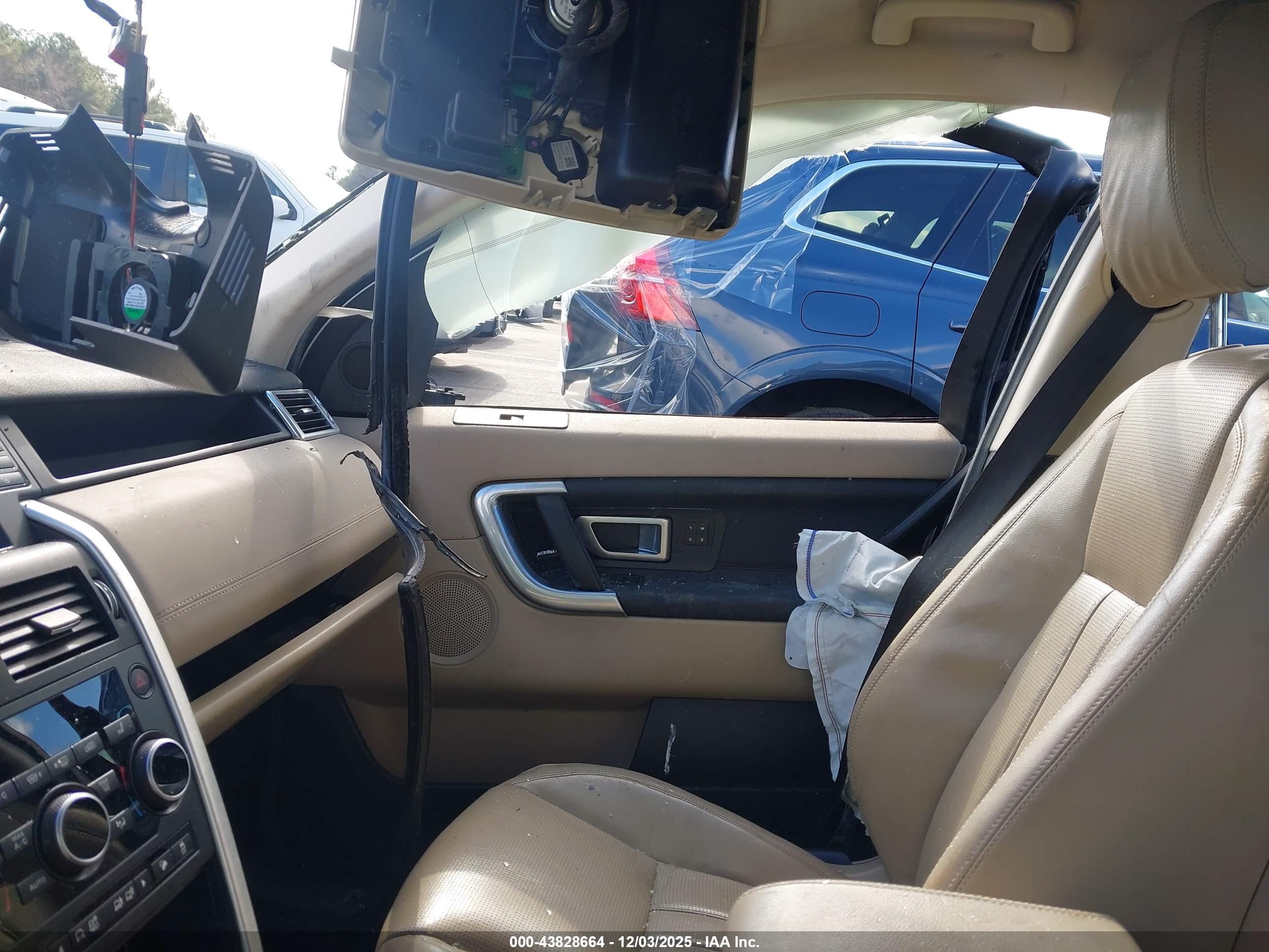 LAND ROVER image 5