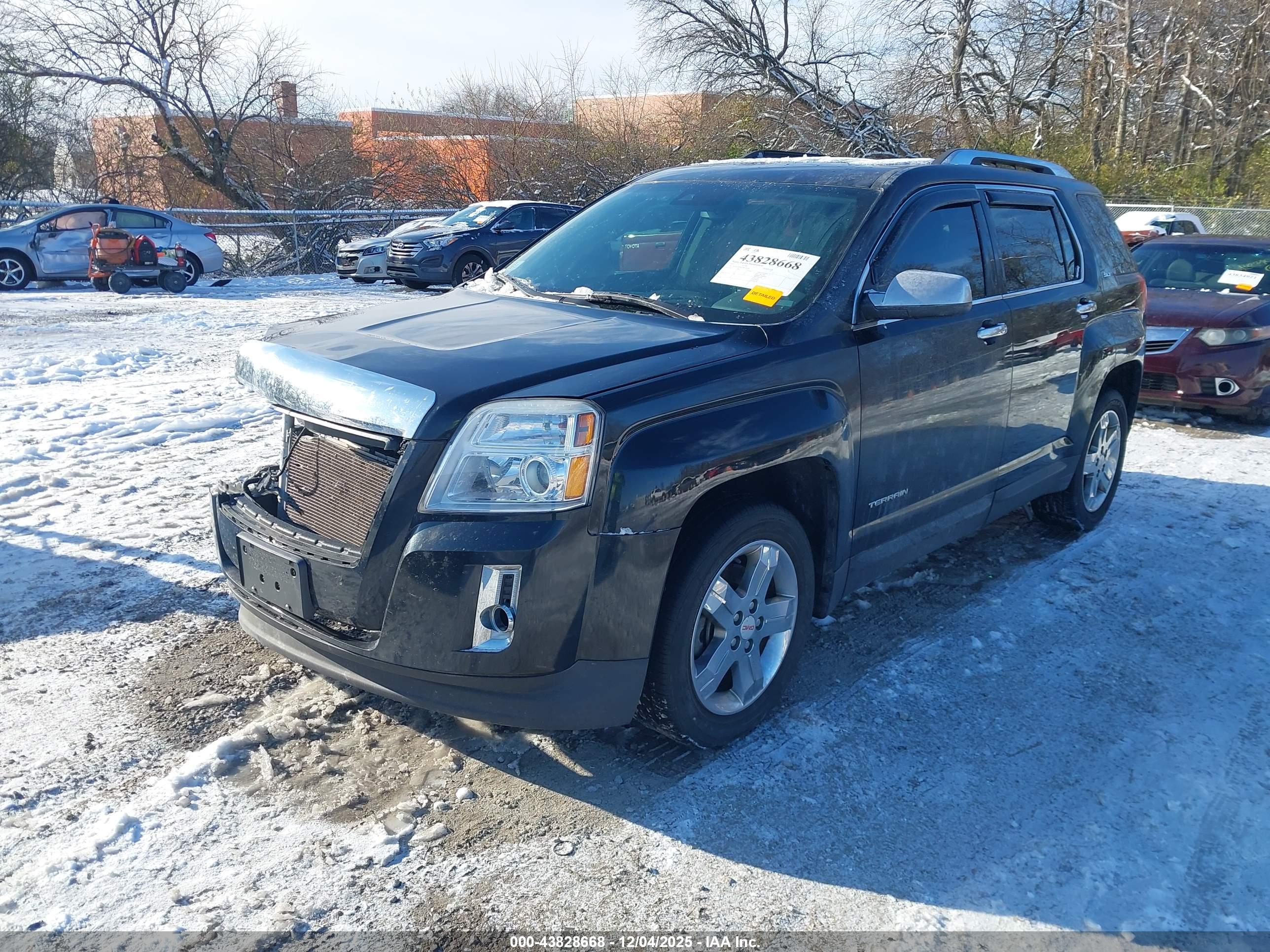 GMC TERRAIN image 2
